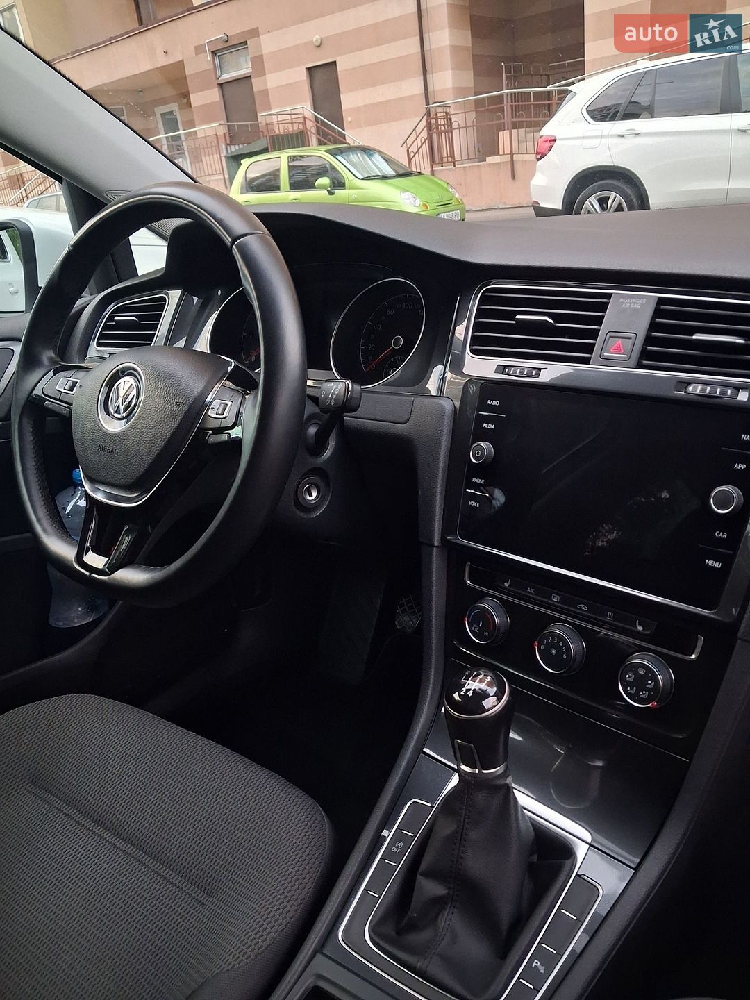 Volkswagen Golf 2017 VIN WVWZZZAUZJP528931 фото оголошення 12 з 33