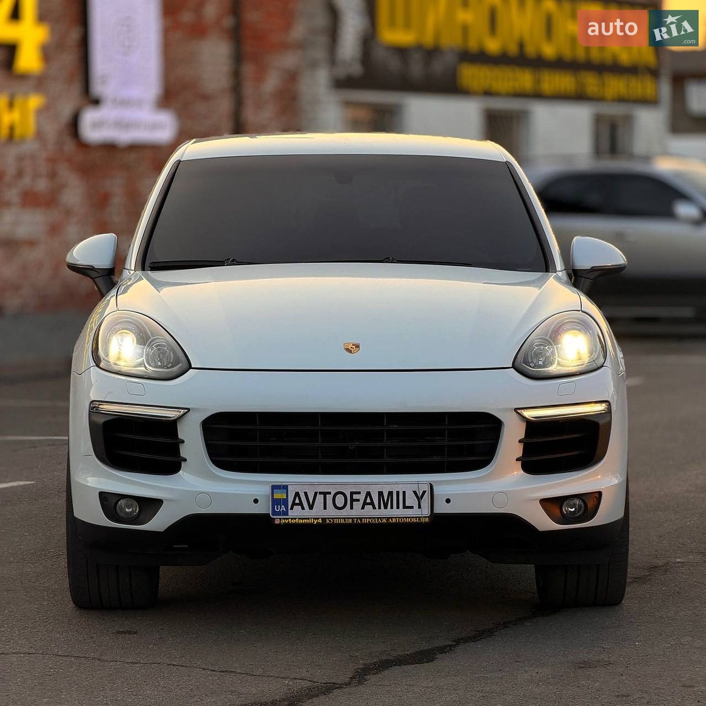 Porsche Cayenne 2017 VIN WP1AA2A20HKA92254 фото оголошення 2 з 29