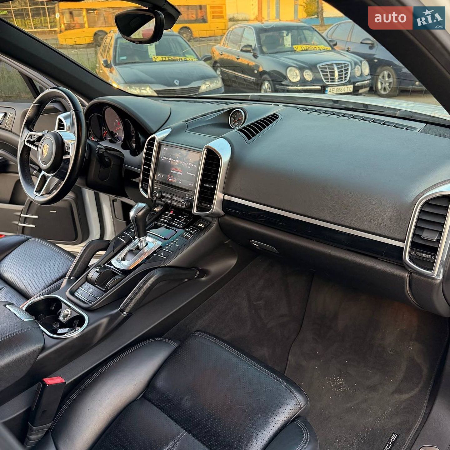 Porsche Cayenne 2017 VIN WP1AA2A20HKA92254 фото оголошення 8 з 29