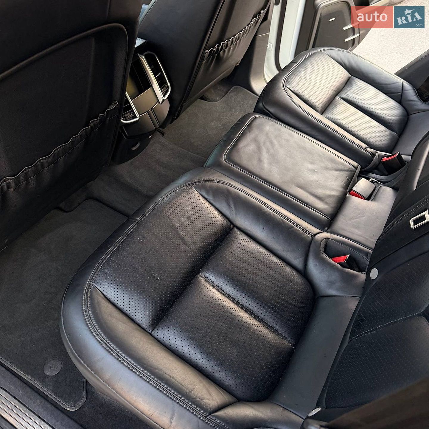 Porsche Cayenne 2017 VIN WP1AA2A20HKA92254 фото оголошення 27 з 29