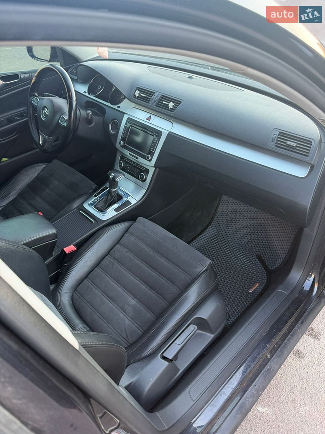 Volkswagen Passat 2010 VIN WVWZZZ3CZAE206714 фото оголошення 16 з 18
