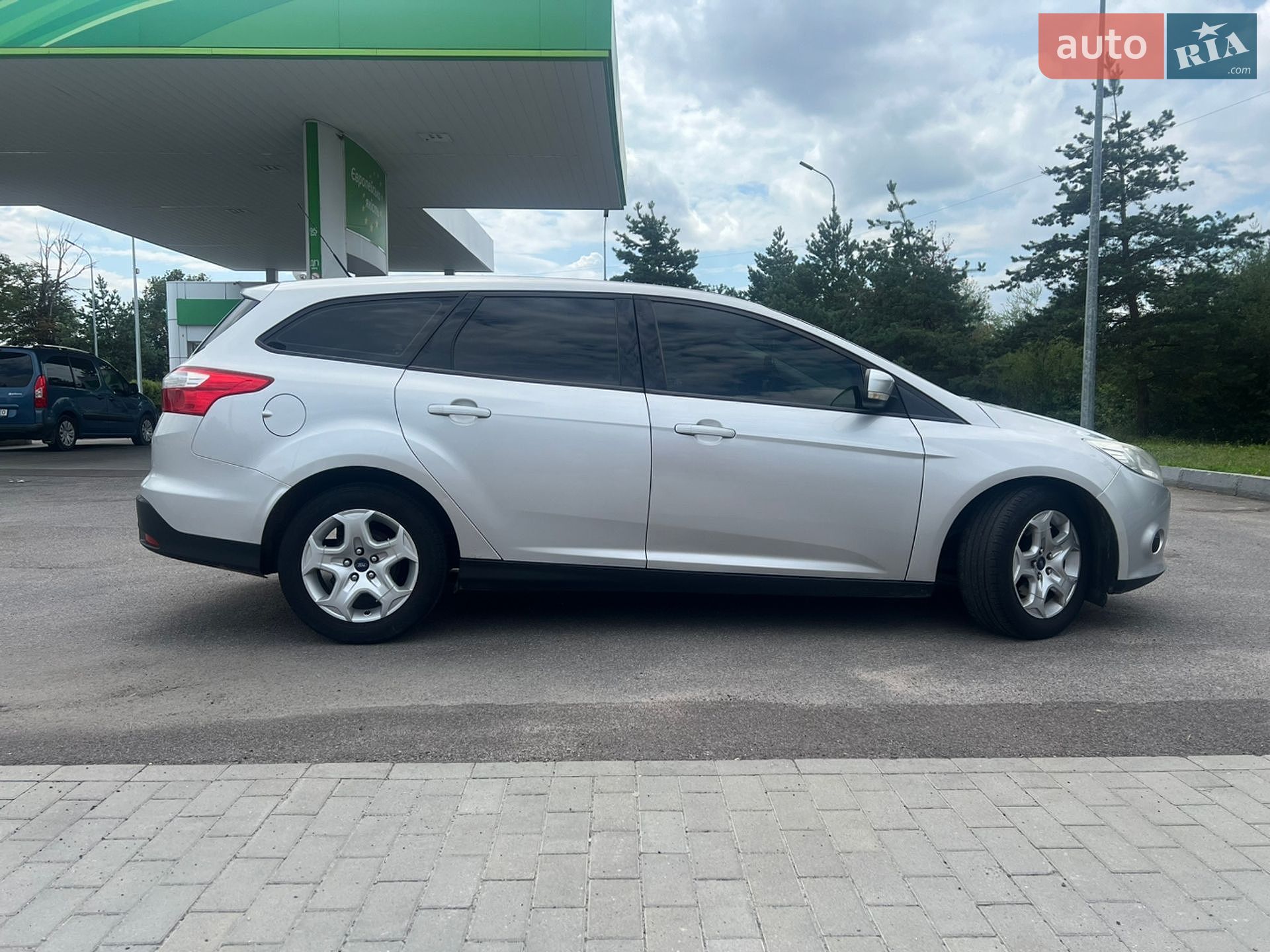 Ford Focus 2013 VIN WF0LXXGCBLDE27578 фото оголошення 16 з 35