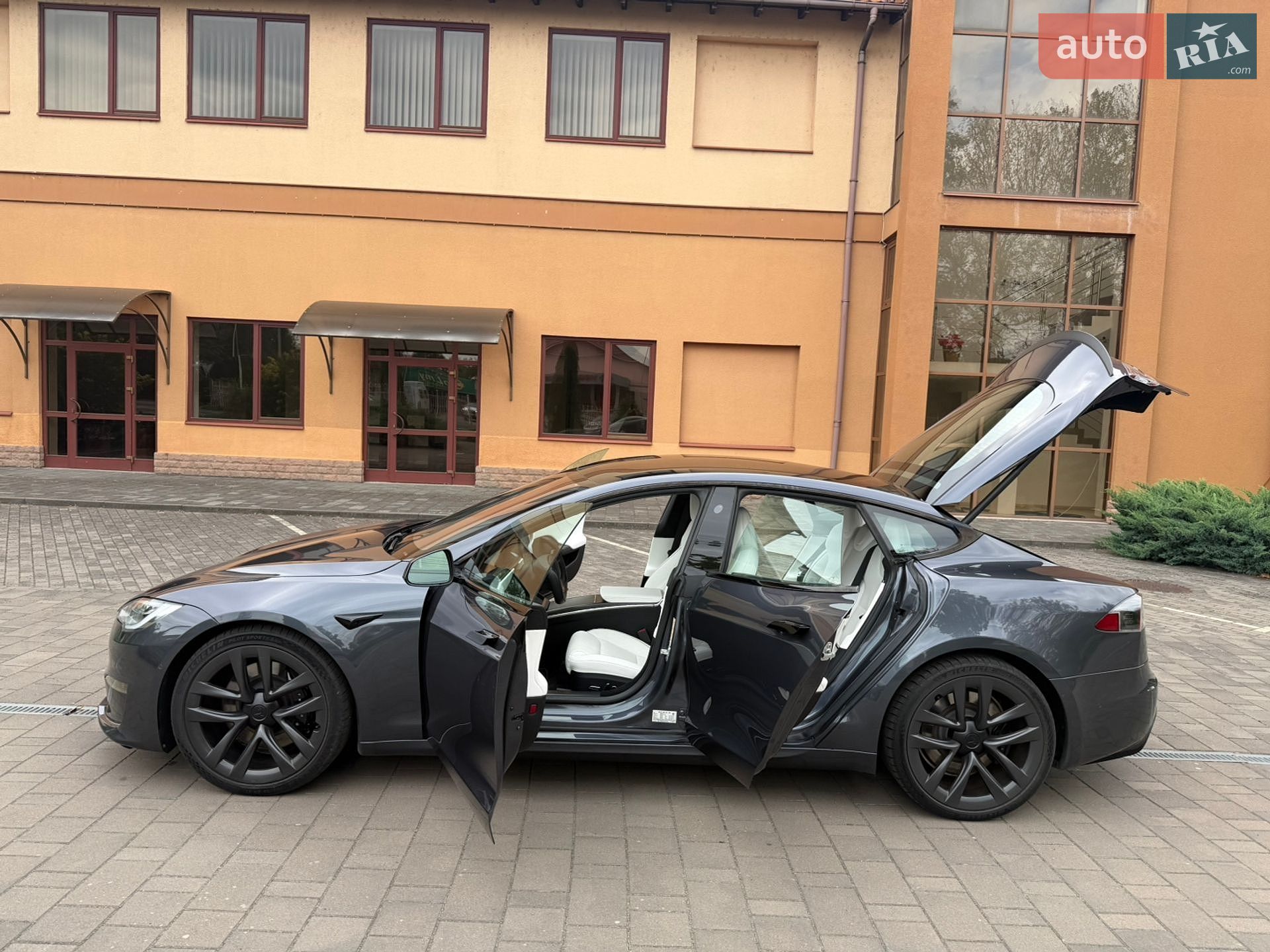 Tesla Model S 2021 VIN 5YJSA1E61NF461242 фото оголошення 17 з 58