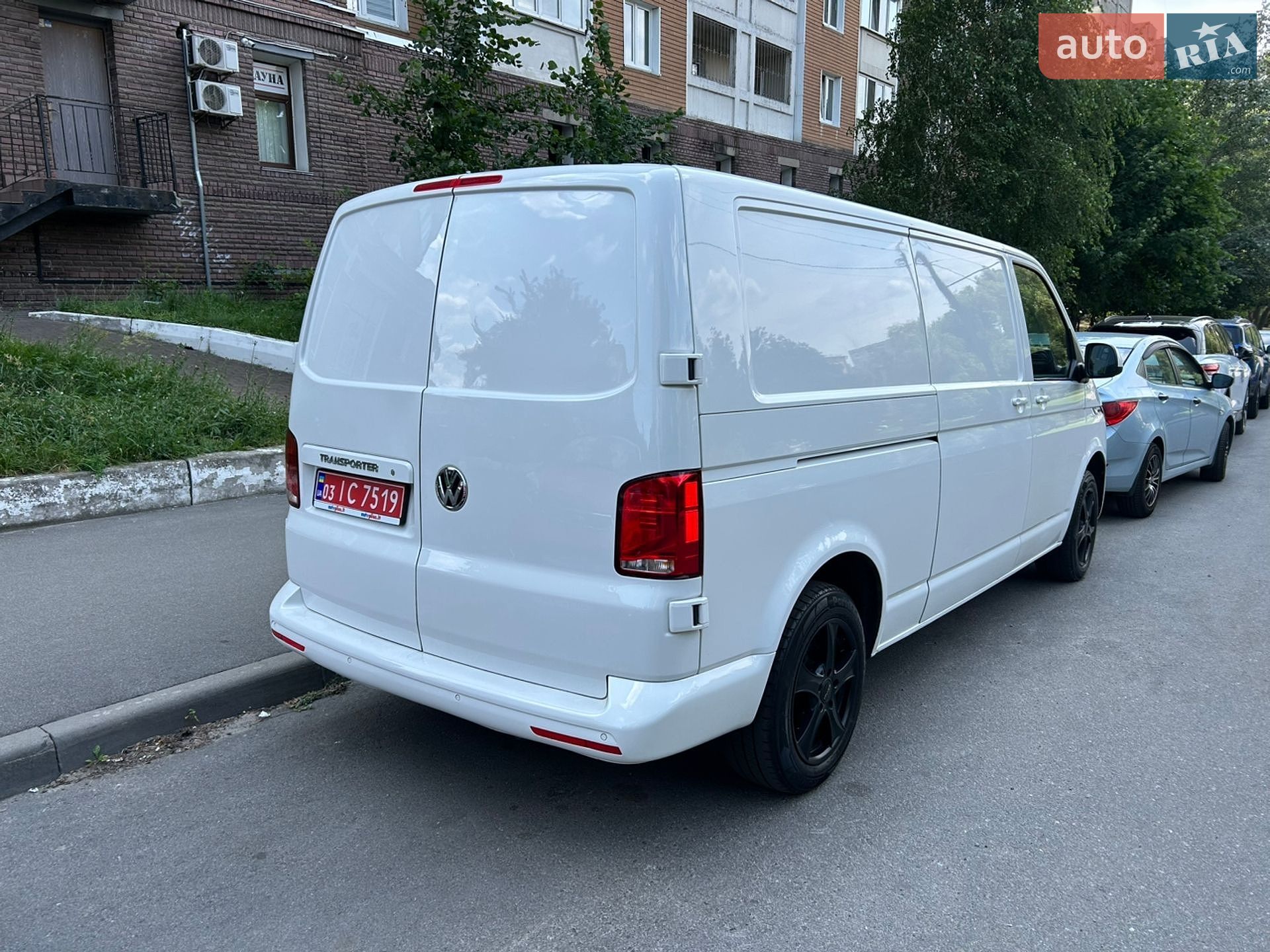 Volkswagen Transporter 2021 VIN WV1ZZZ7HZMH130014 фото оголошення 3 з 35