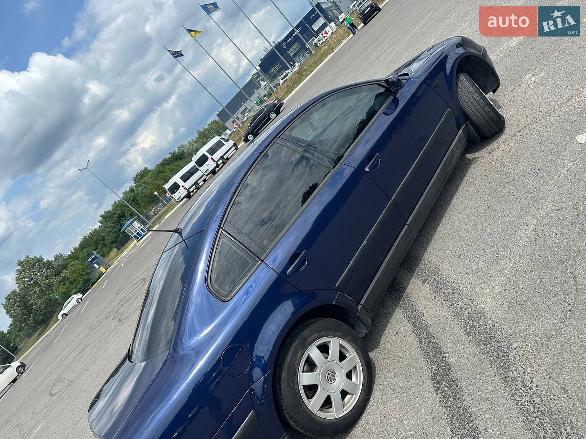 Volkswagen Passat 2000 VIN WVWZZZ3BZYP487570 фото оголошення 2 з 26