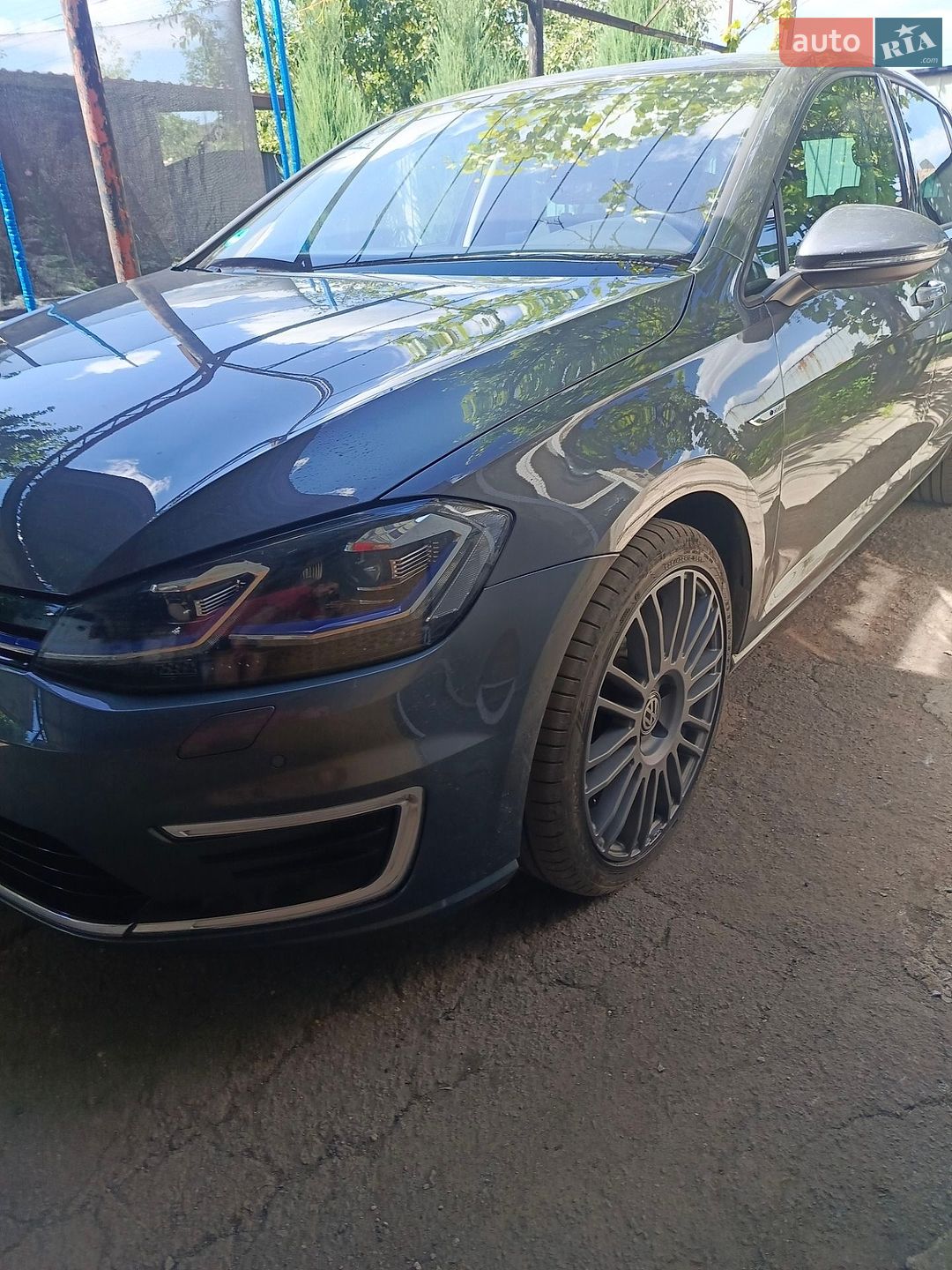 Volkswagen e-Golf 2018 VIN WVWZZZAUZJW909682 фото оголошення 2 з 51