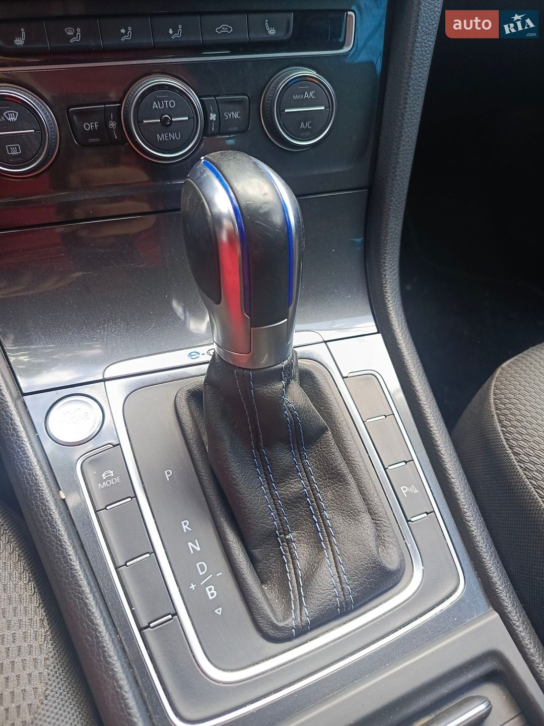 Volkswagen e-Golf 2018 VIN WVWZZZAUZJW909682 фото оголошення 19 з 51