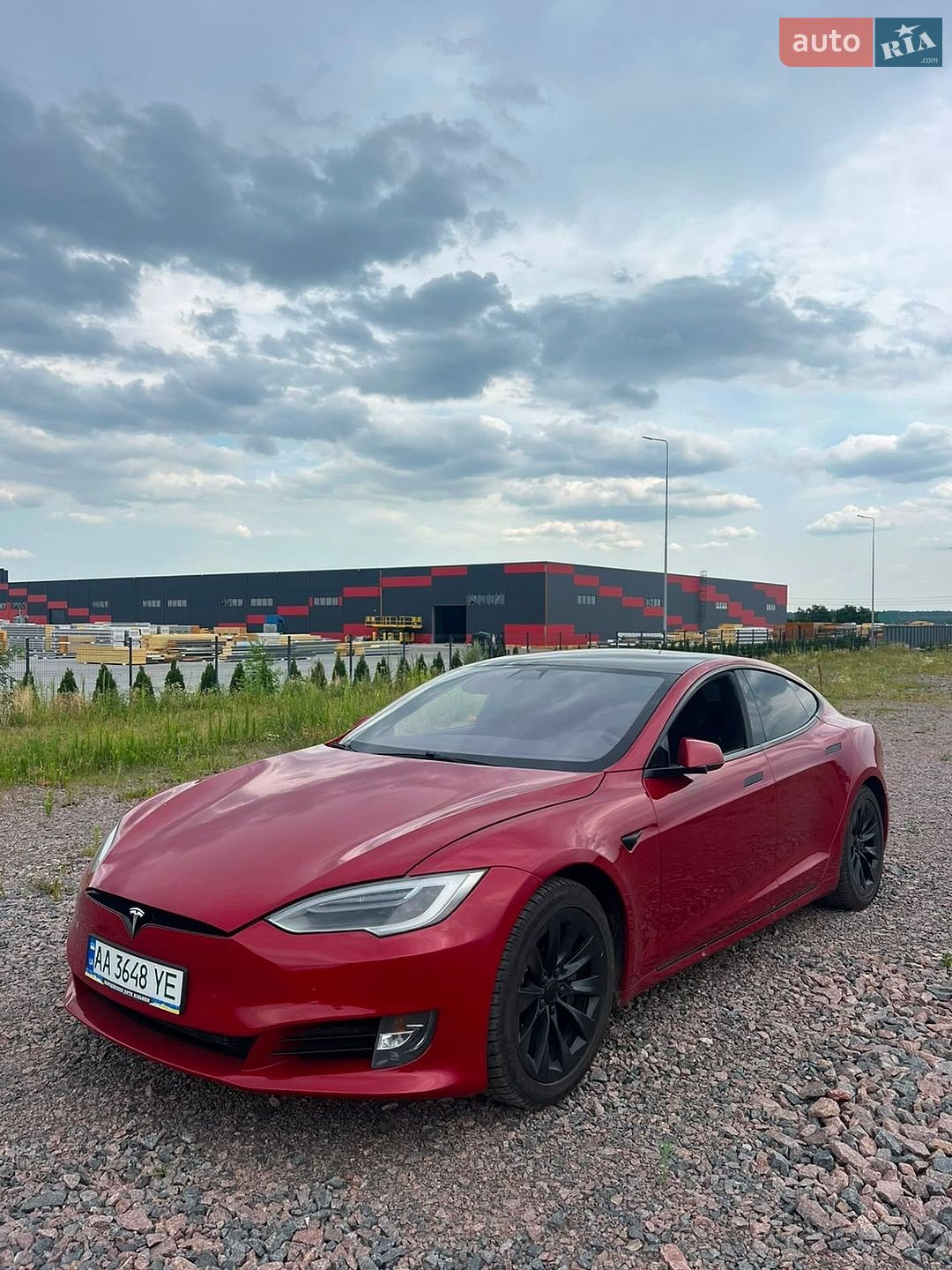 Tesla Model S 2017 VIN 5YJSA1E25HF232337 фото оголошення 2 з 9