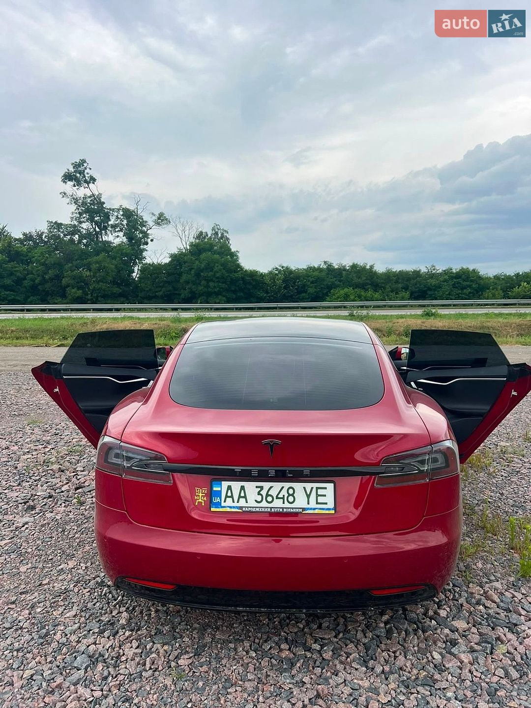 Tesla Model S 2017 VIN 5YJSA1E25HF232337 фото оголошення 7 з 9