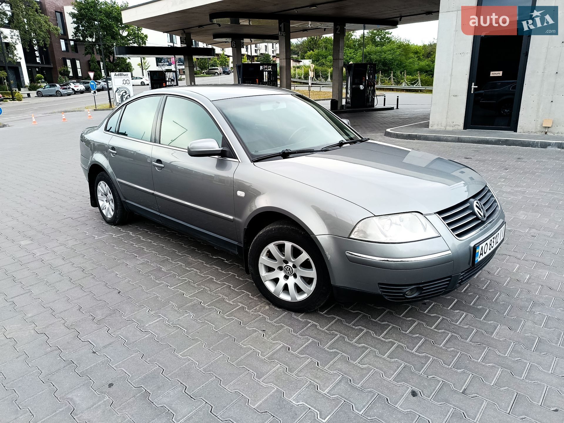 Volkswagen Passat 2003 VIN WVWZZZ3BZ3P391843 фото оголошення 2 з 14