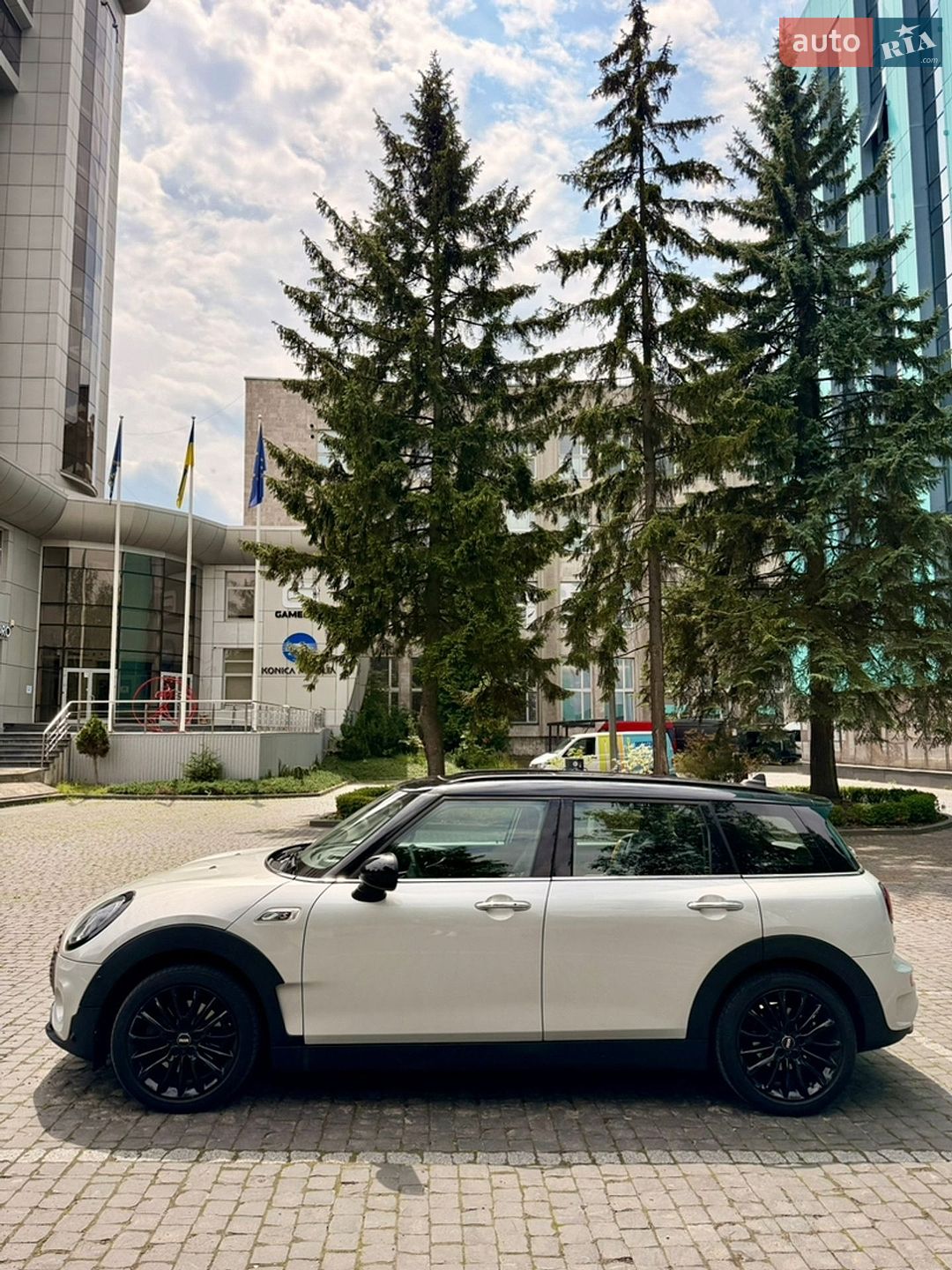 Mini Clubman 2018 VIN WMWLN9C5XJ2E51310 фото оголошення 3 з 36
