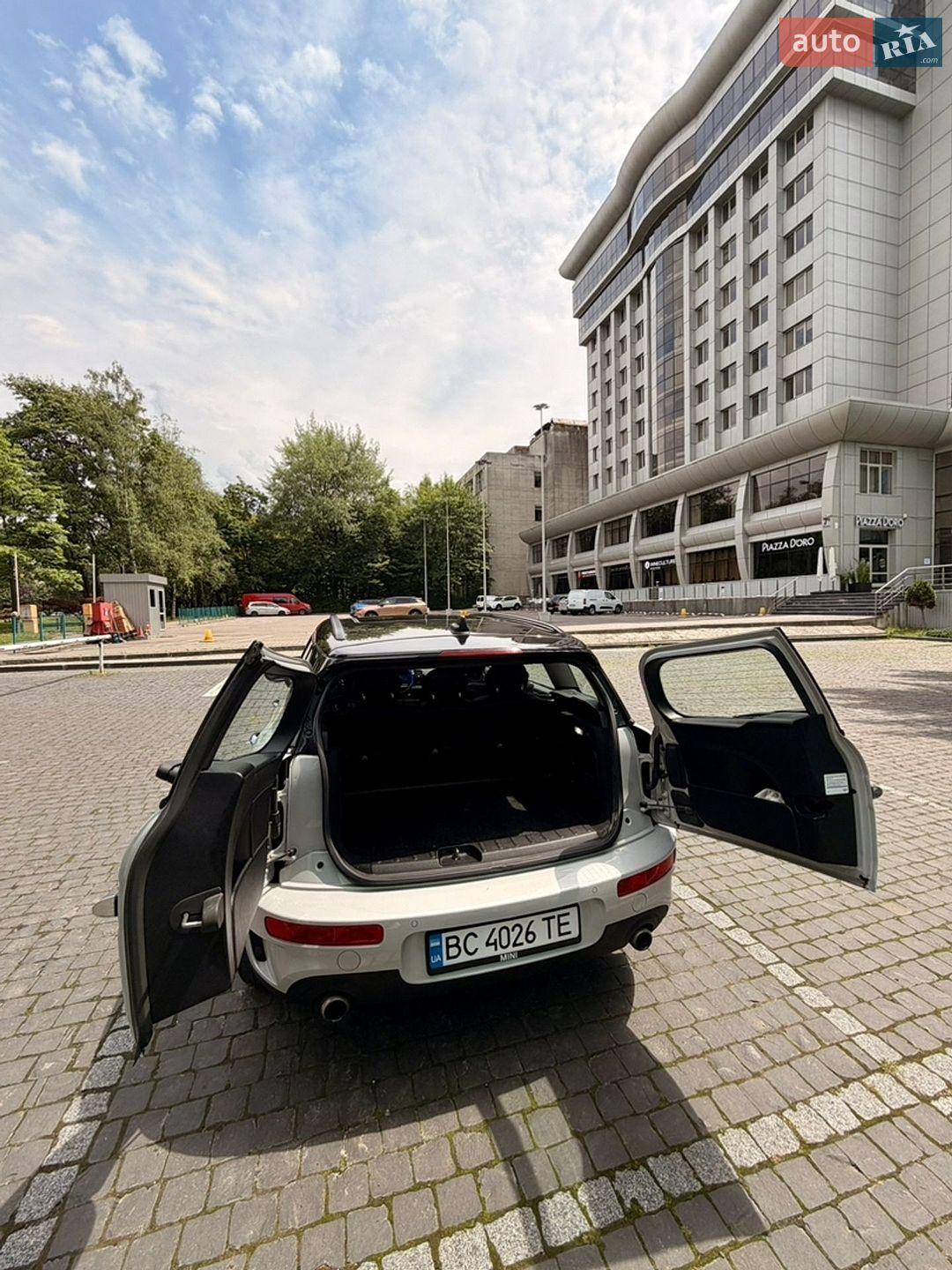 Mini Clubman 2018 VIN WMWLN9C5XJ2E51310 фото оголошення 30 з 36
