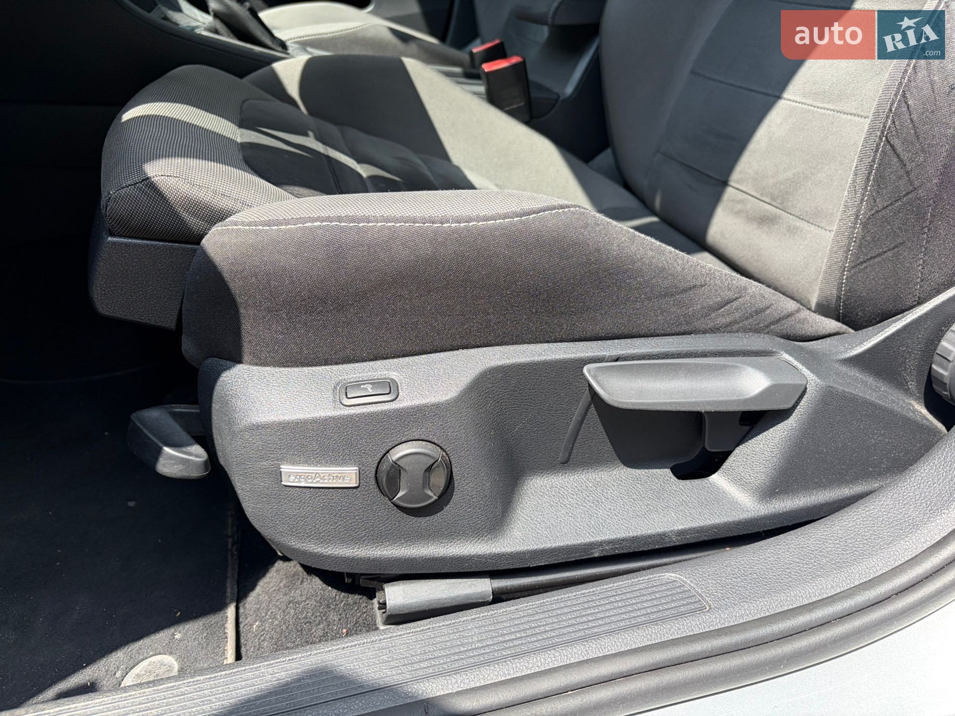 Volkswagen Golf 2019 VIN WVWZZZAUZKP545271 фото оголошення 13 з 23