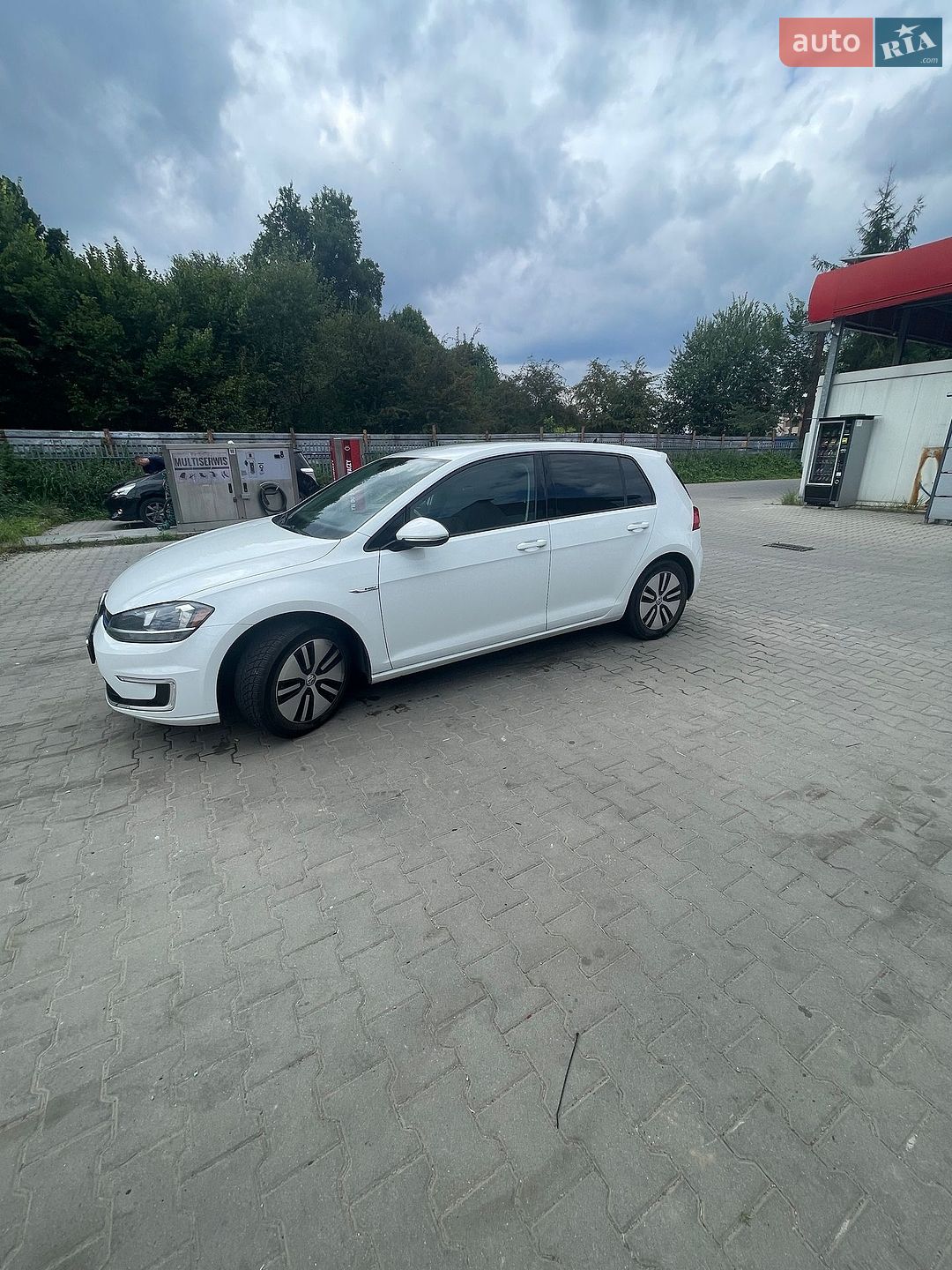 Volkswagen e-Golf 2017 VIN WVWKR7AUXHW950626 фото оголошення 3 з 11