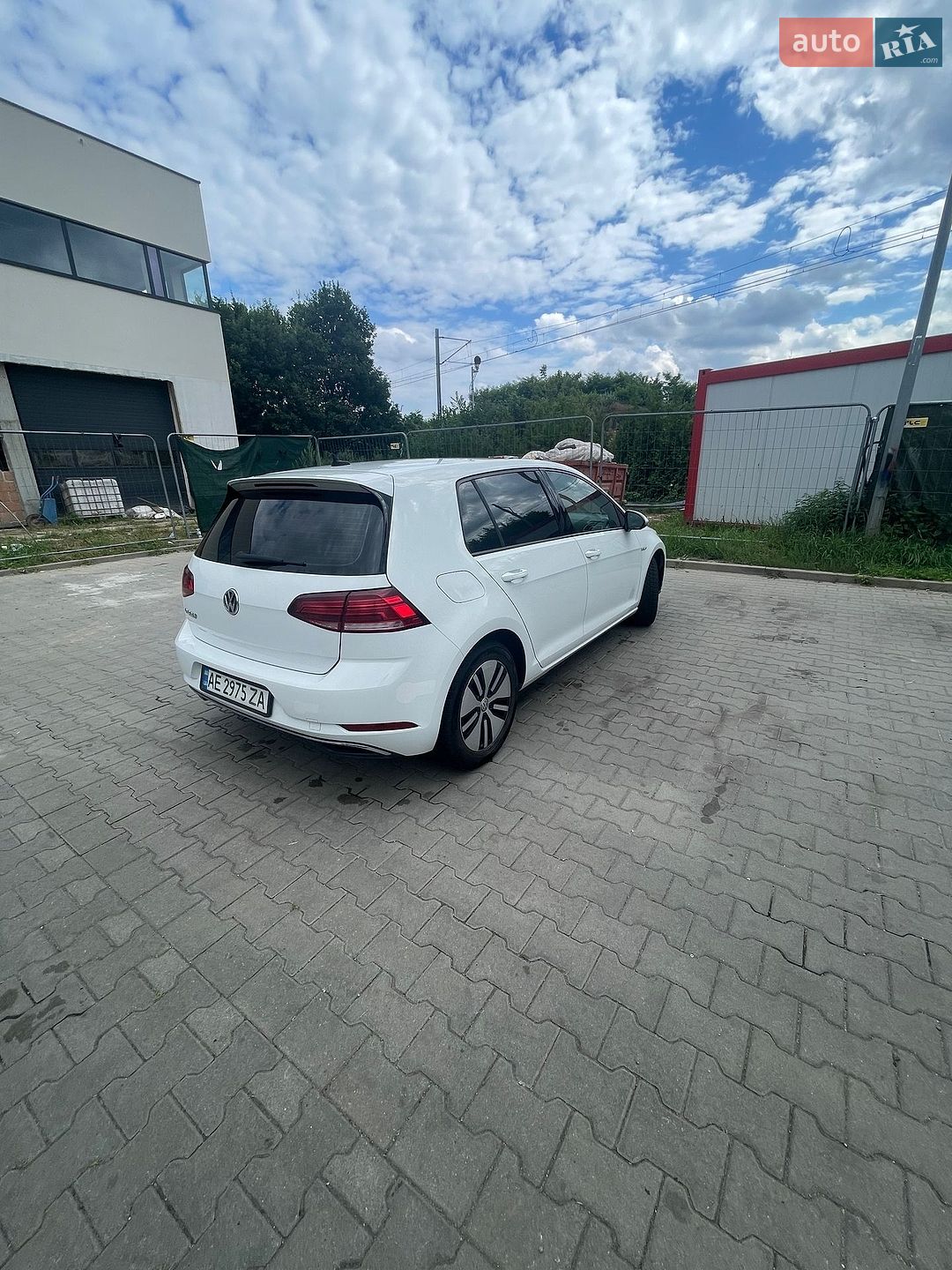 Volkswagen e-Golf 2017 VIN WVWKR7AUXHW950626 фото оголошення 8 з 11