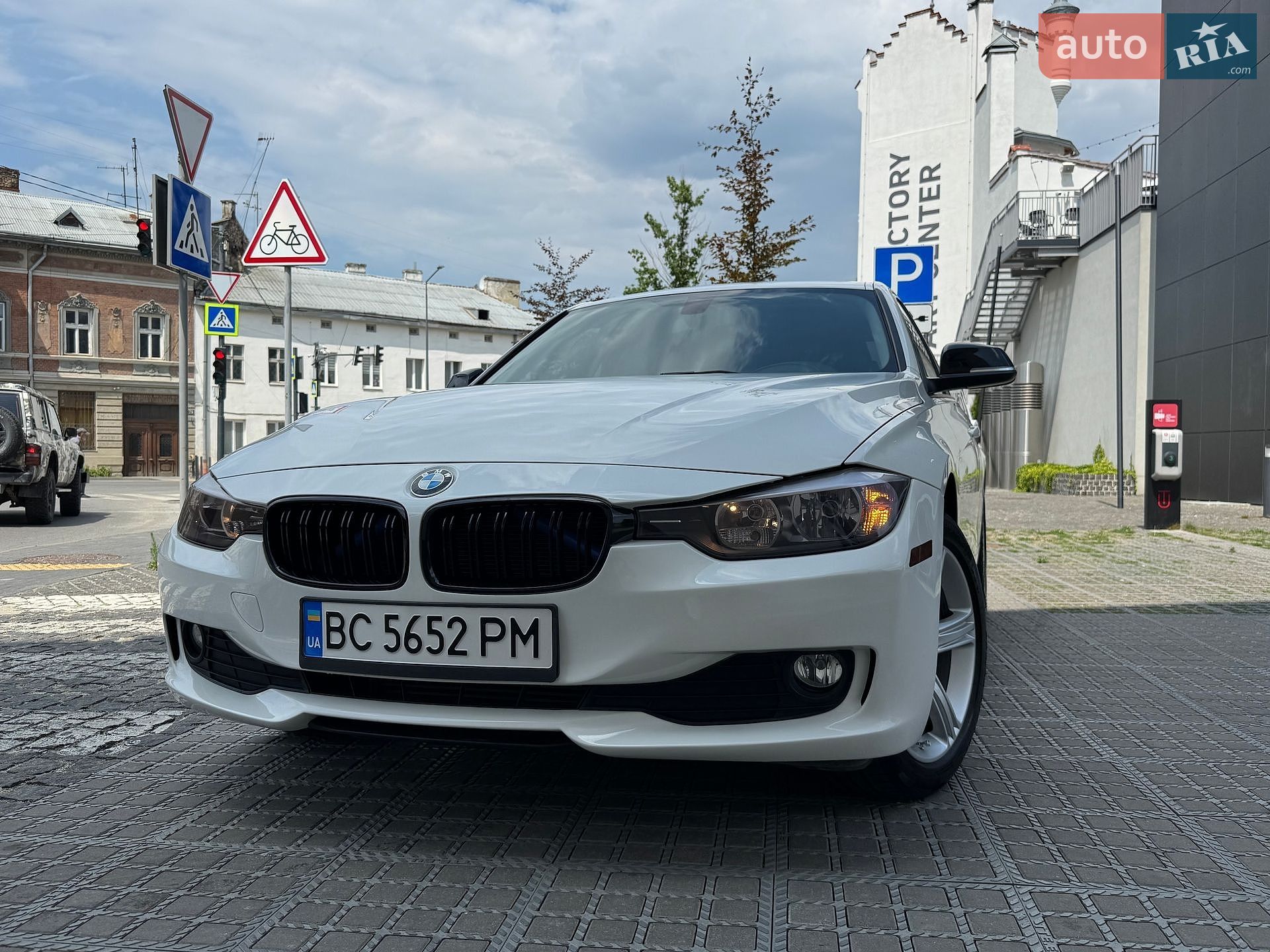 BMW 3 Series 2015 VIN WBA3C3G51FNS75747 фото оголошення 2 з 25