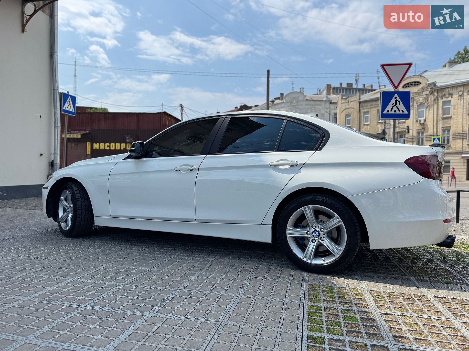 BMW 3 Series 2015 VIN WBA3C3G51FNS75747 фото оголошення 3 з 25