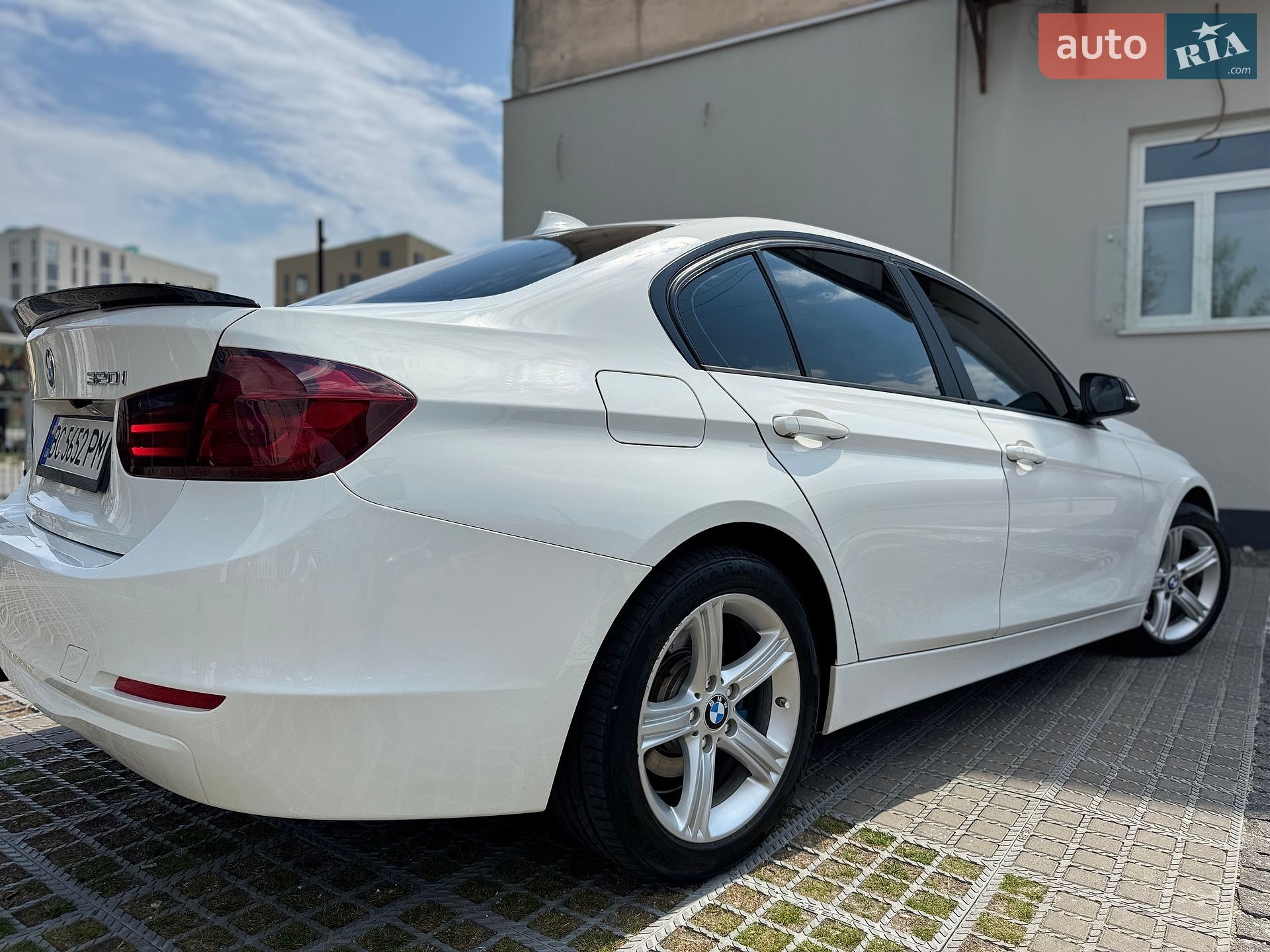BMW 3 Series 2015 VIN WBA3C3G51FNS75747 фото оголошення 8 з 25