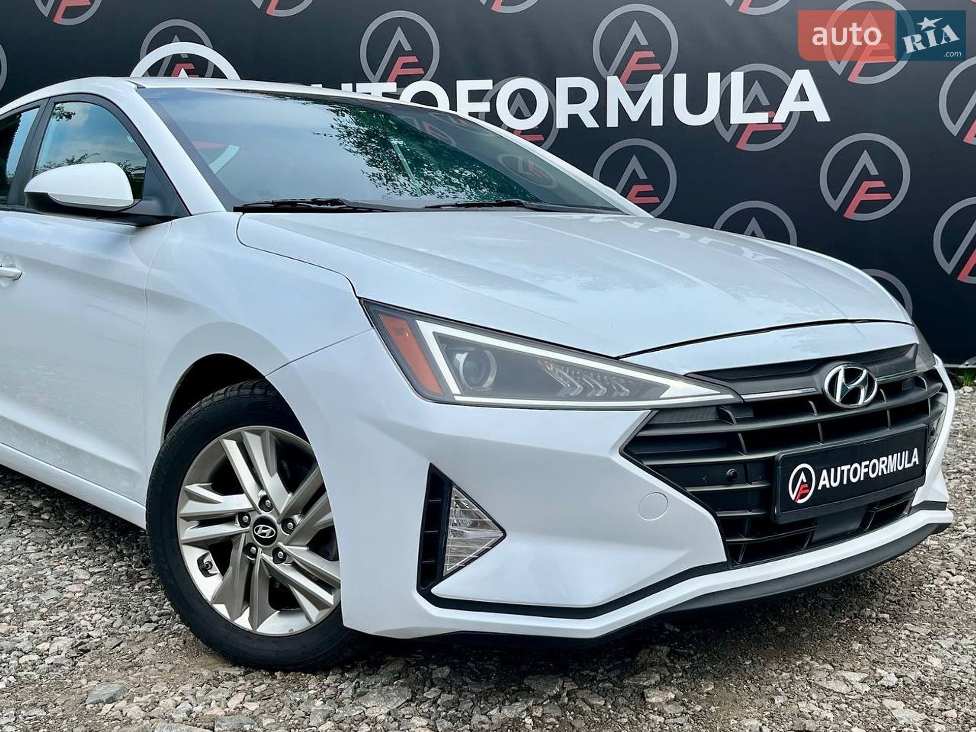 Hyundai Elantra 2018 VIN 5NPD84LF8KH409290 фото оголошення 4 з 27