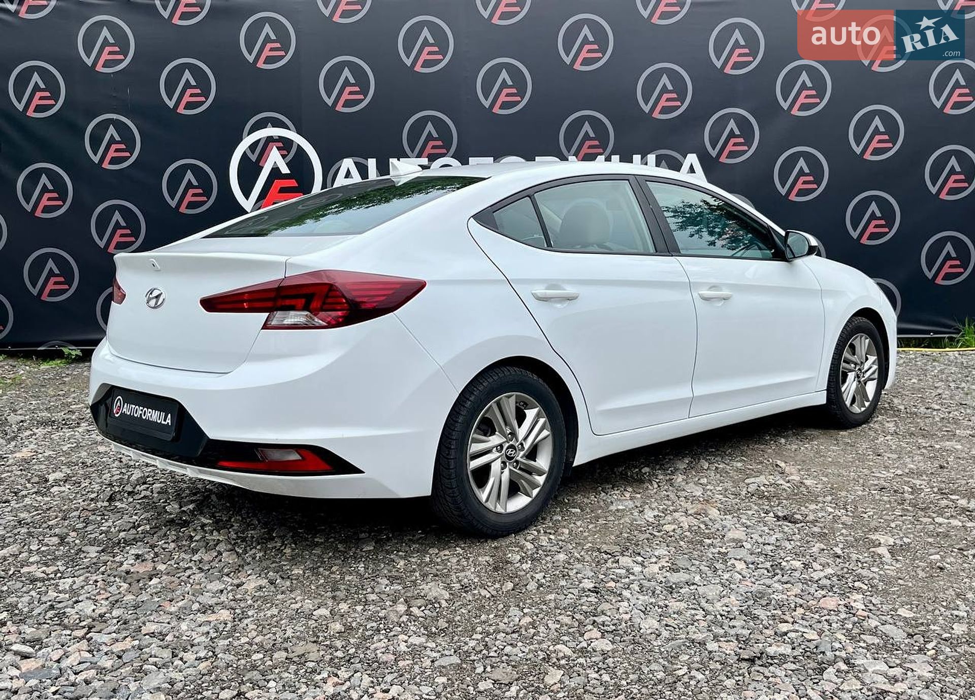 Hyundai Elantra 2018 VIN 5NPD84LF8KH409290 фото оголошення 8 з 27