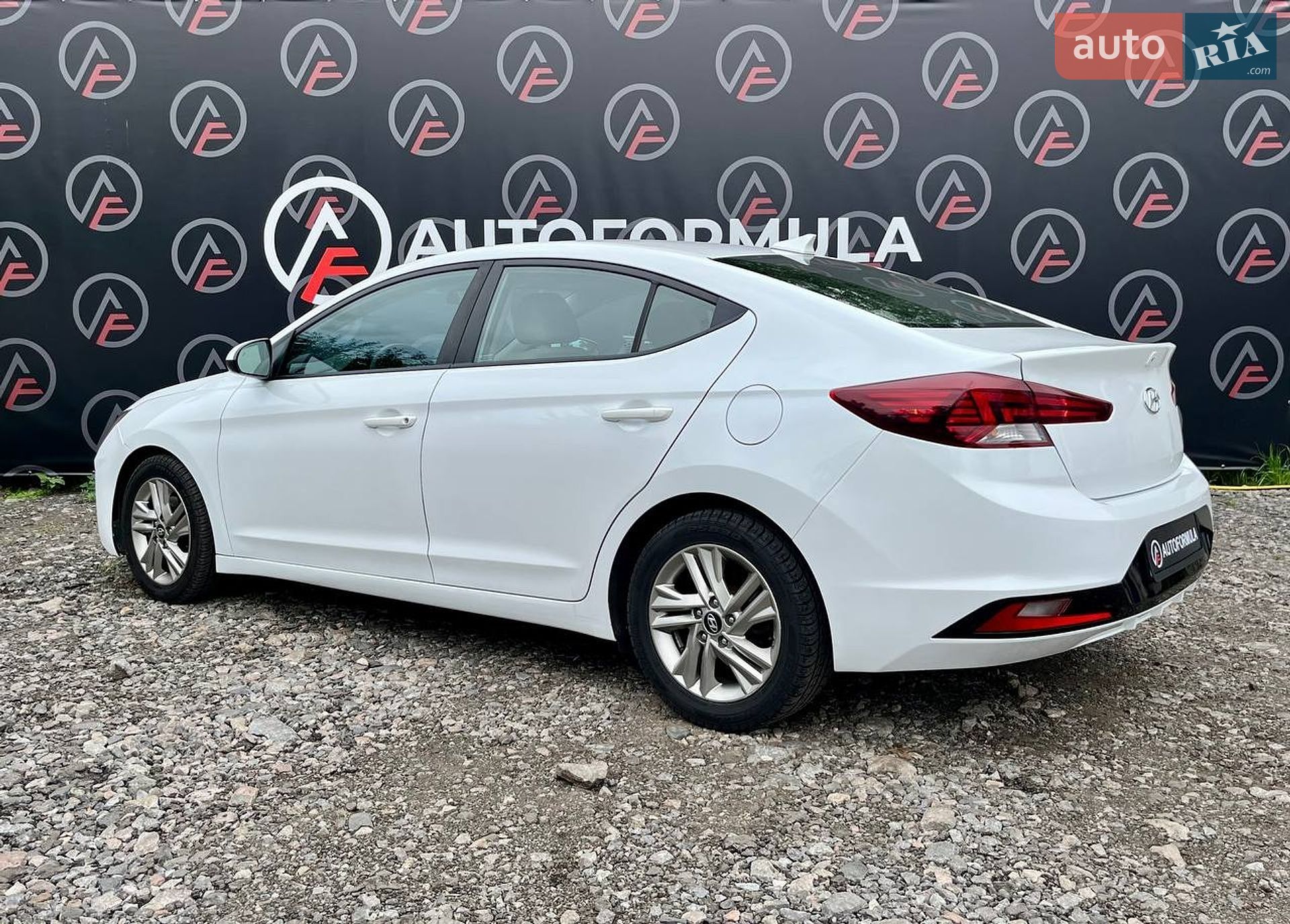 Hyundai Elantra 2018 VIN 5NPD84LF8KH409290 фото оголошення 6 з 27