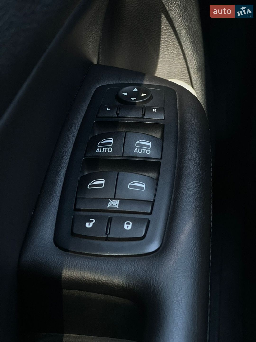 Chrysler 200 2016 VIN 1C3CCCCG5GN186442 фото оголошення 20 з 30