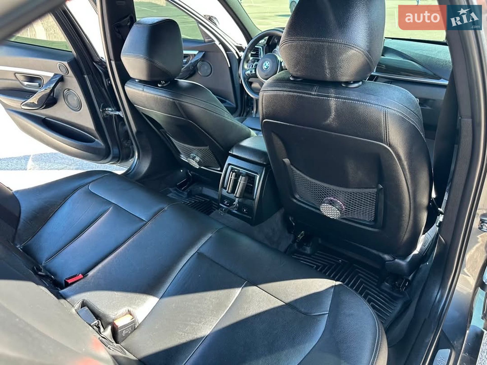 BMW 3 Series 2016 VIN WBA8B7G57GNT95327 фото оголошення 9 з 12