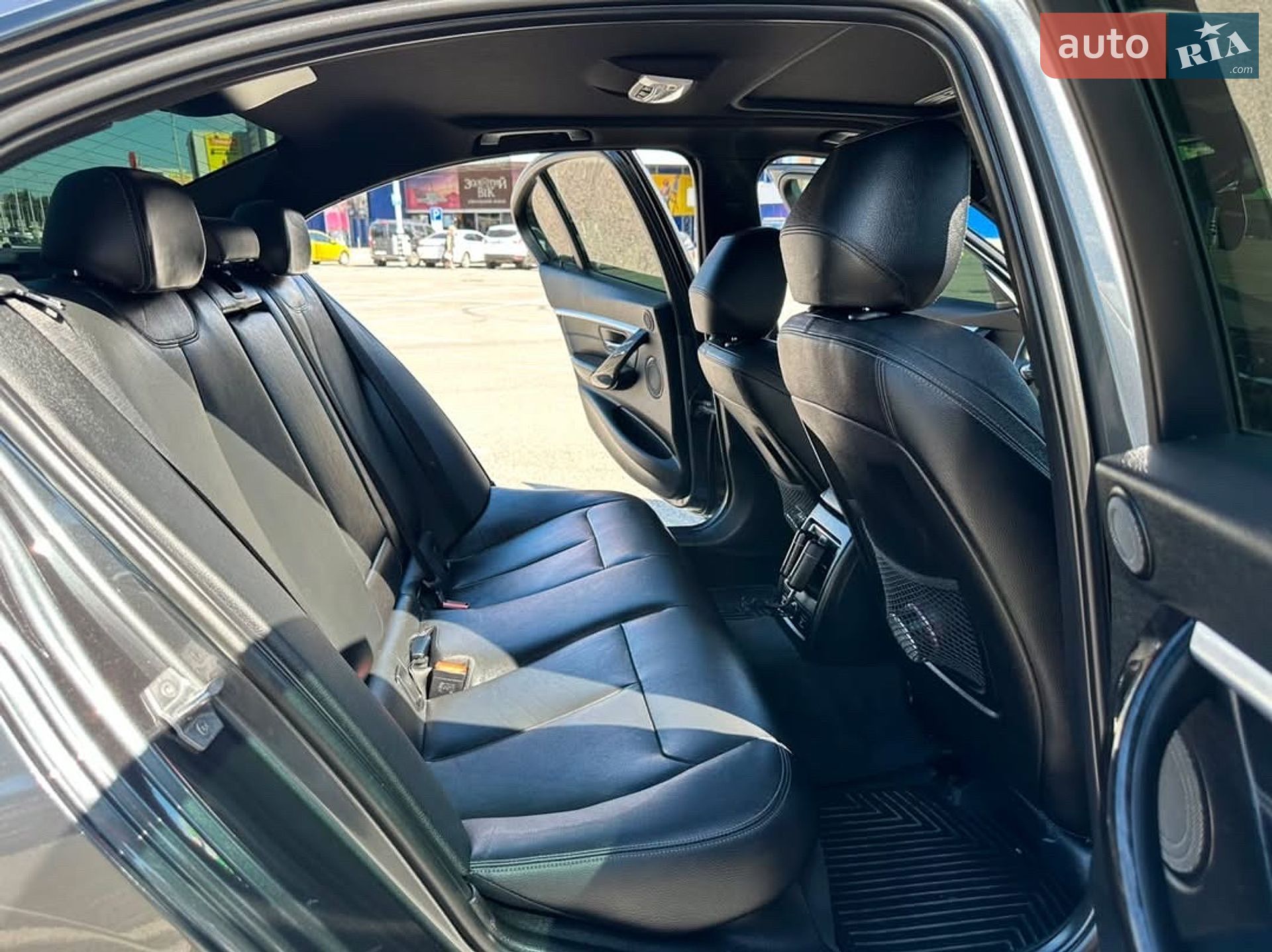 BMW 3 Series 2016 VIN WBA8B7G57GNT95327 фото оголошення 11 з 12