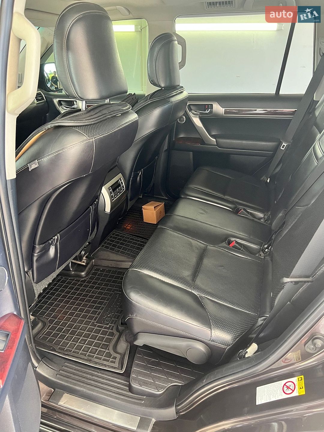 Lexus GX 2011 VIN JTJJM7FX305038747 фото оголошення 2 з 6
