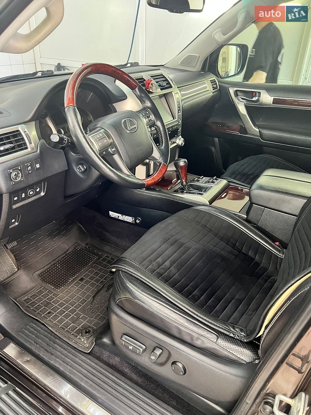 Lexus GX 2011 VIN JTJJM7FX305038747 фото оголошення 3 з 6