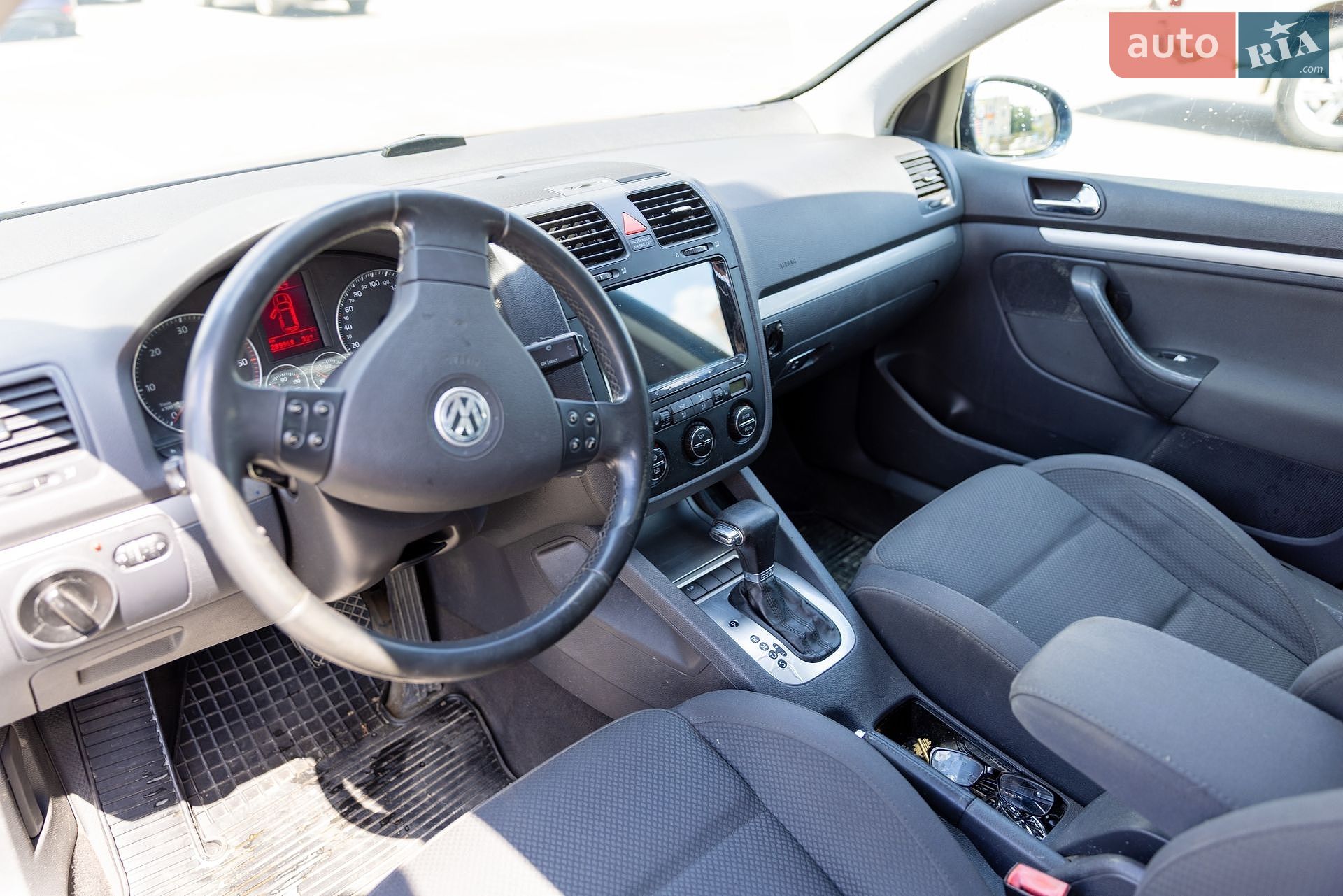 Volkswagen Golf 2004 VIN WVWZZZ1KZ5W160173 фото оголошення 9 з 13
