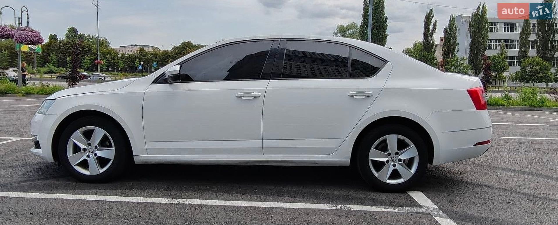 Skoda Octavia 2019 VIN TMBAG7NE5L0076136 фото оголошення 3 з 17