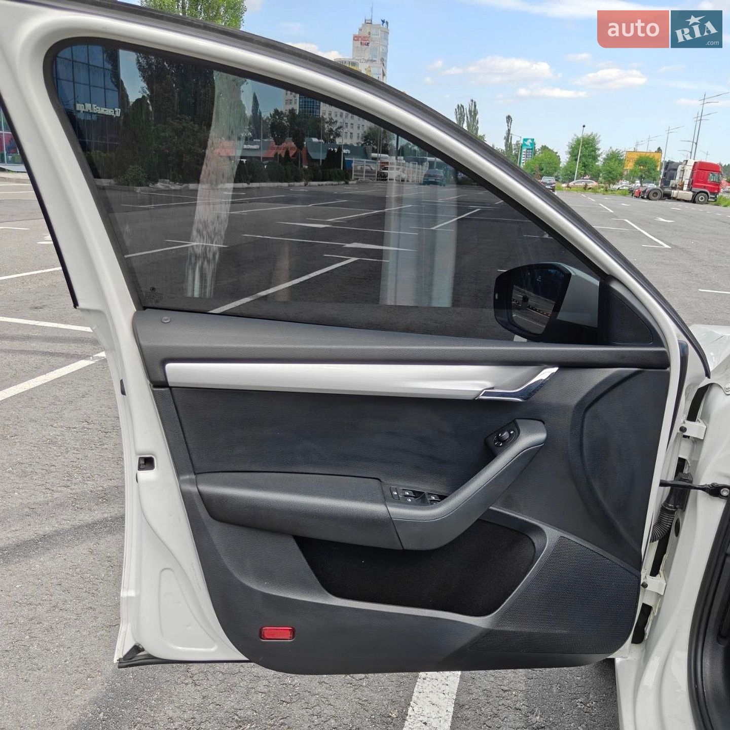 Skoda Octavia 2019 VIN TMBAG7NE5L0076136 фото оголошення 12 з 17