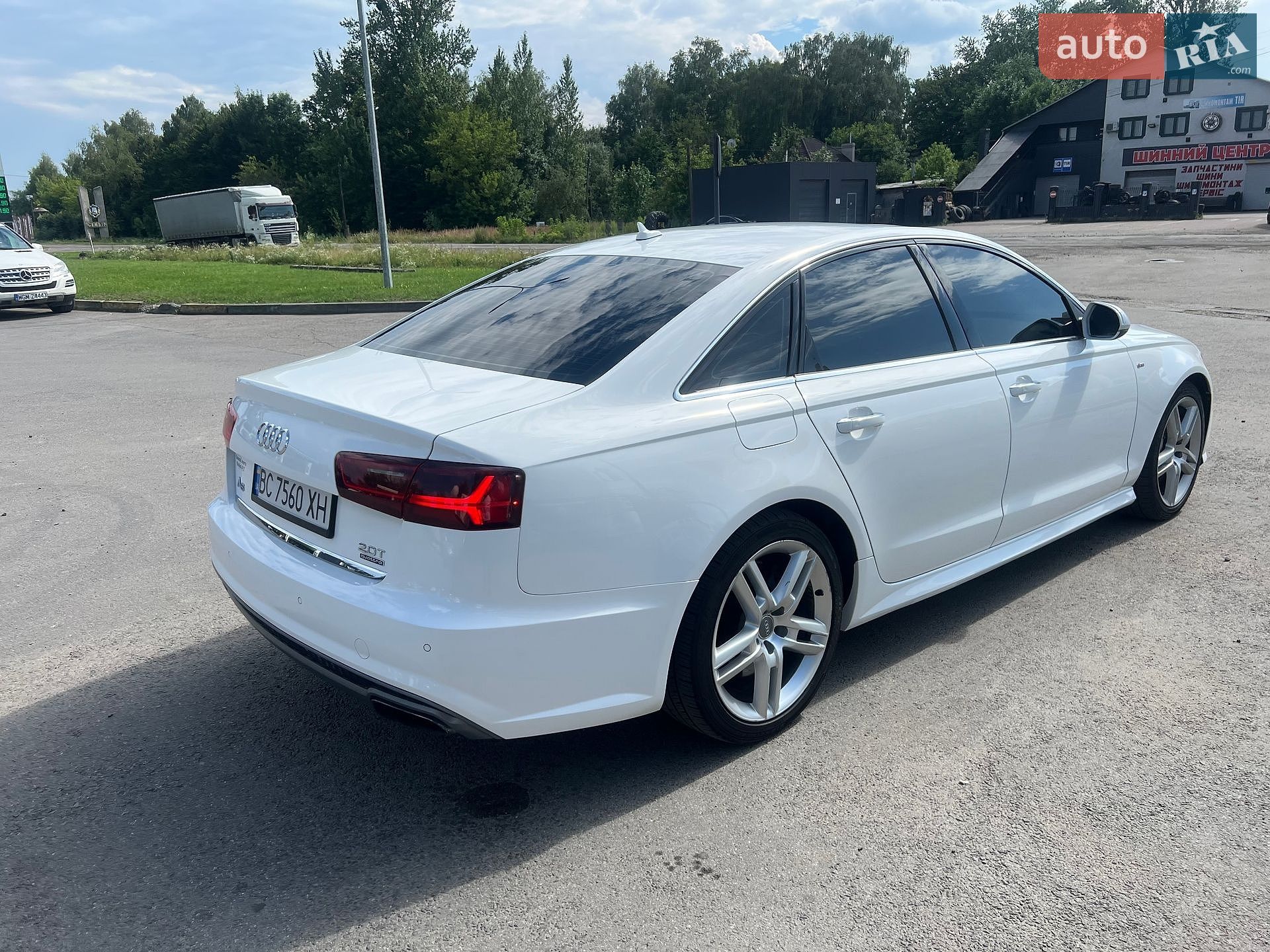 Audi A6 2015 VIN WAUGFAFC4GN066372 фото оголошення 13 з 20