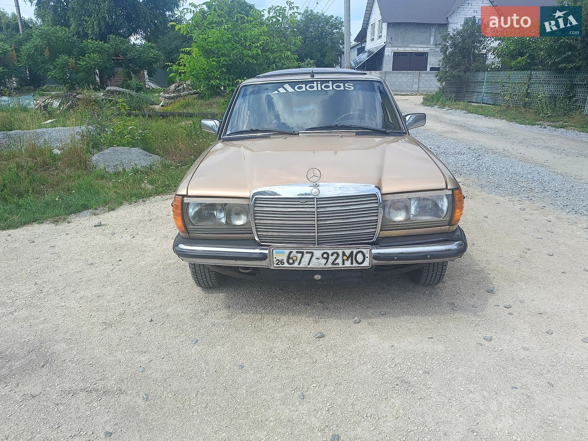 Mercedes-Benz 190 1985 VIN WDB12313010257381 фото оголошення 2 з 8