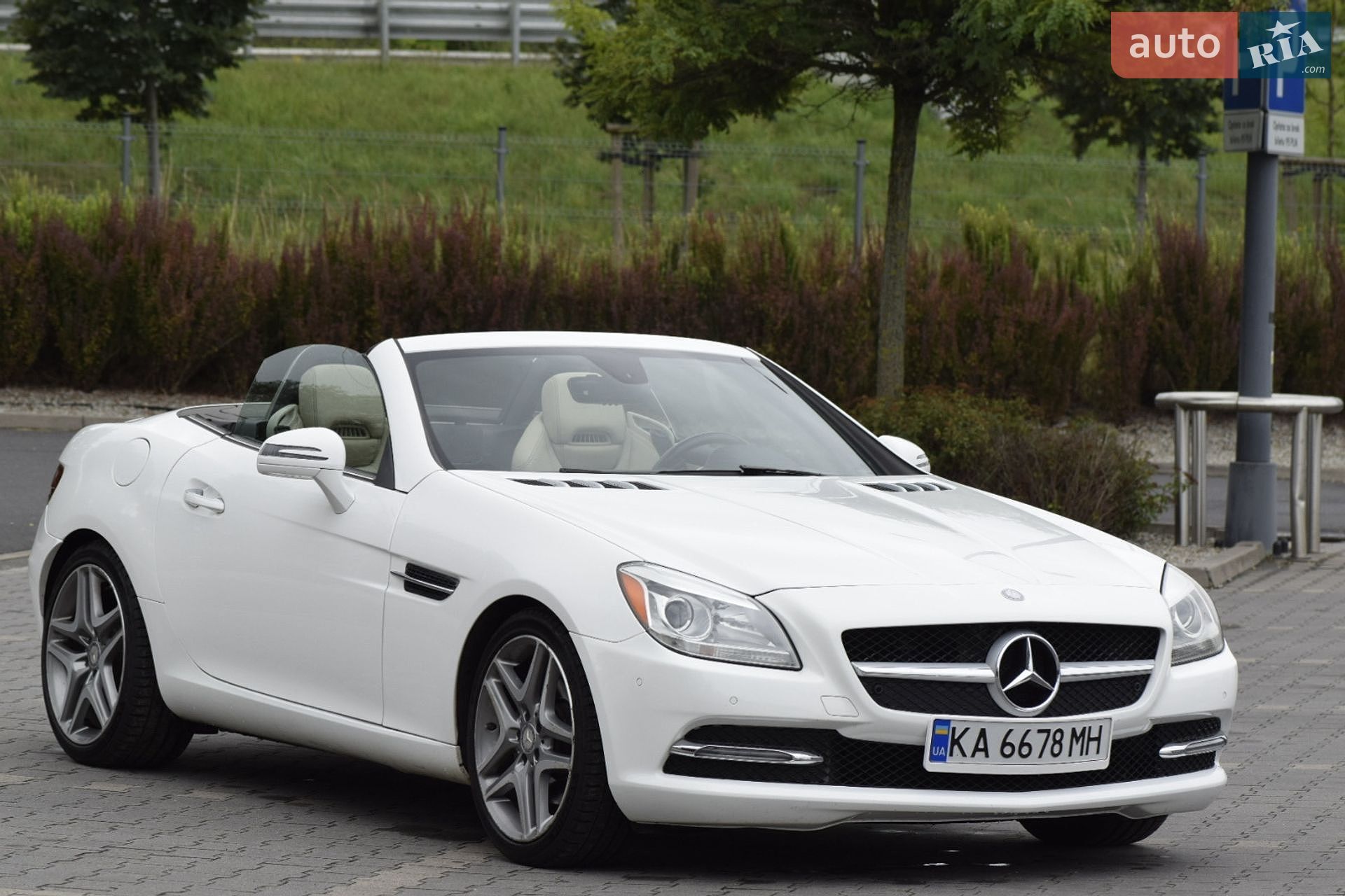 Mercedes-Benz SLK-Class 2016 VIN WDDPK3JA1GF123627 фото оголошення 19 з 22