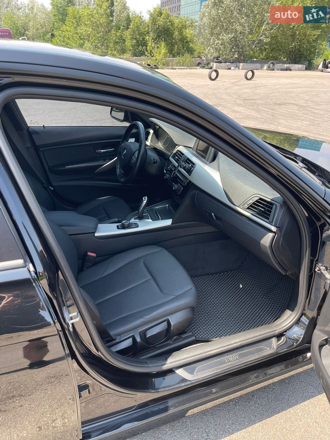BMW 3 Series 2017 VIN WBA8E1G31HNU18394 фото оголошення 16 з 29
