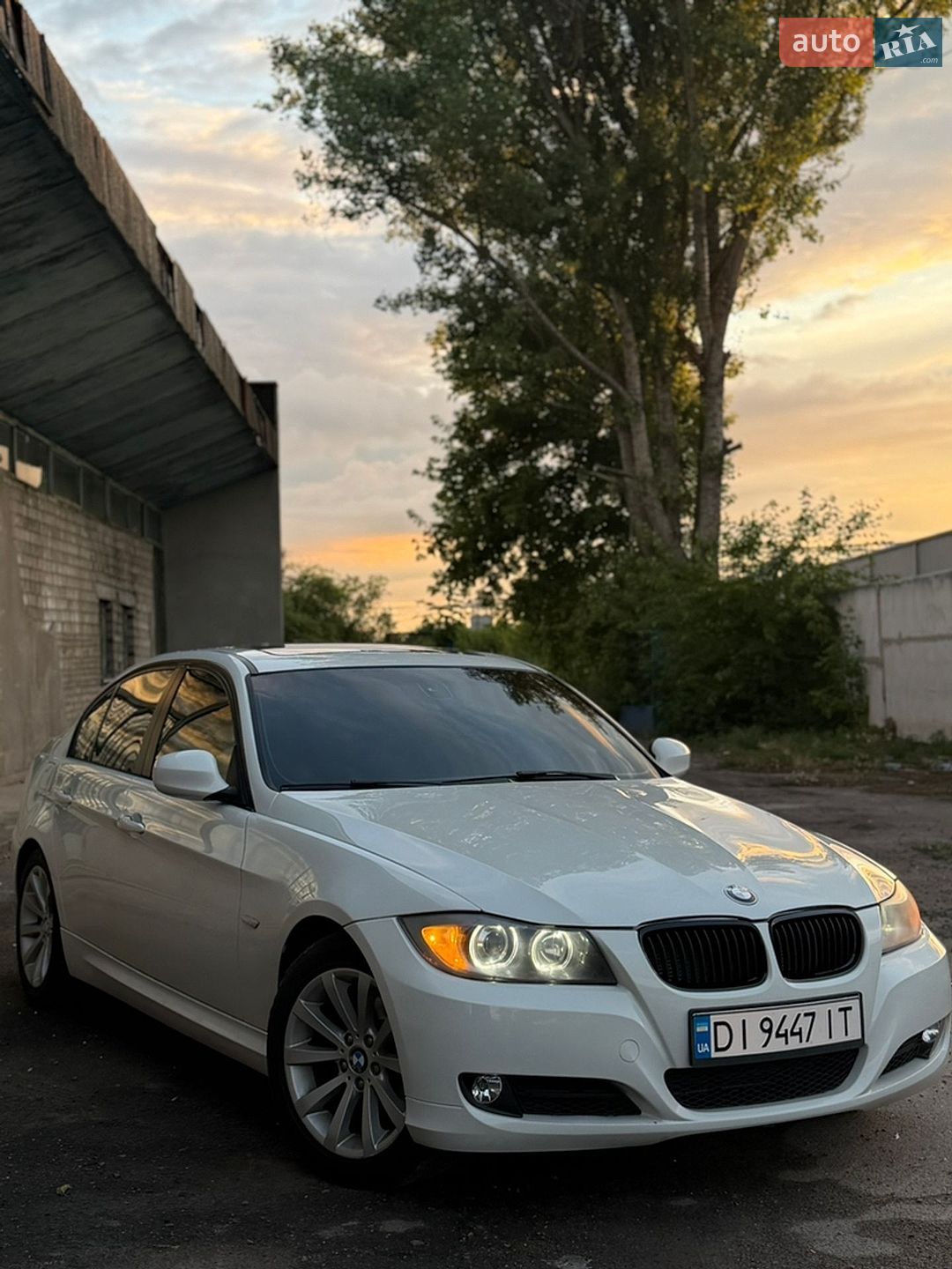 BMW 3 Series 2010 VIN WBAPH5G5XBNM79164 фото оголошення 2 з 22