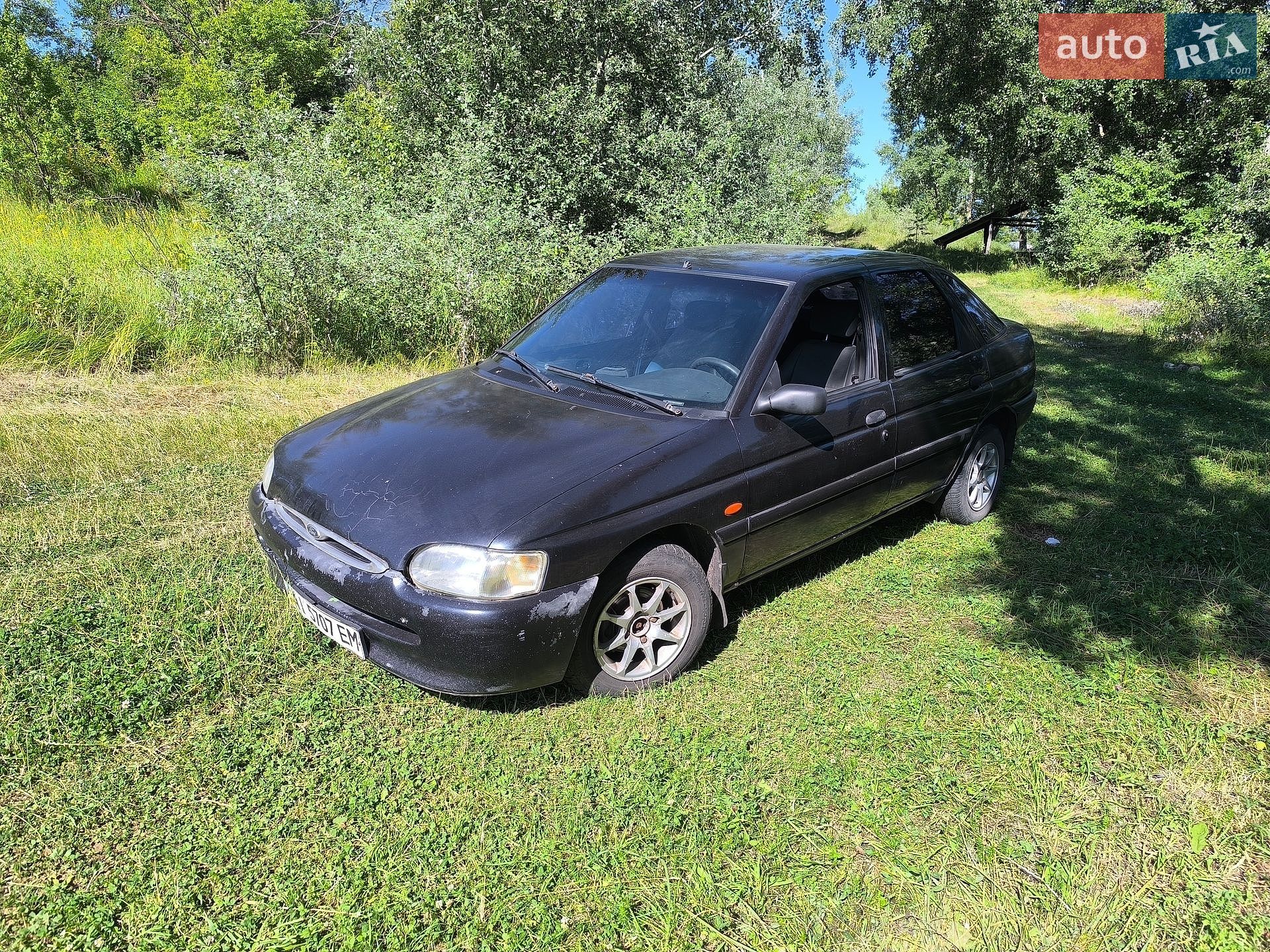 Ford Escort 1995 VIN WF0AXXGCAASE28267 фото оголошення 2 з 8
