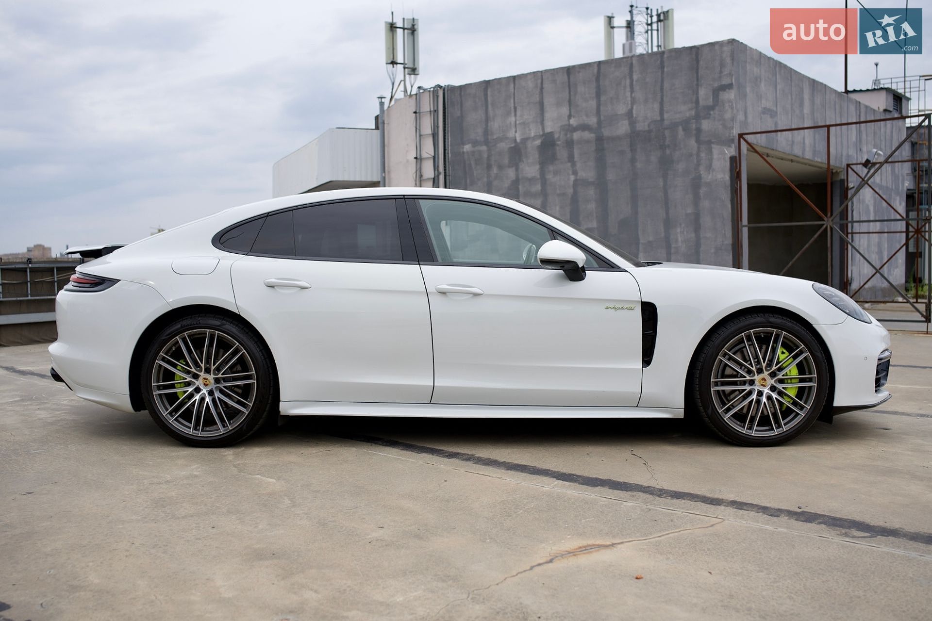 Porsche Panamera 2019 VIN WP0ZZZ97ZKL124329 фото оголошення 2 з 48
