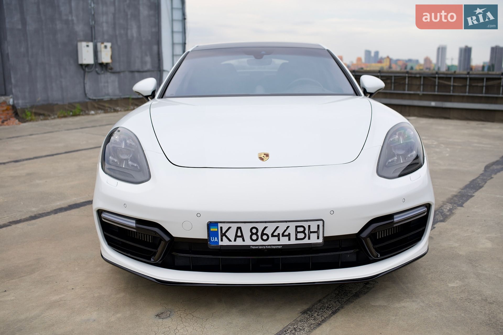 Porsche Panamera 2019 VIN WP0ZZZ97ZKL124329 фото оголошення 7 з 48