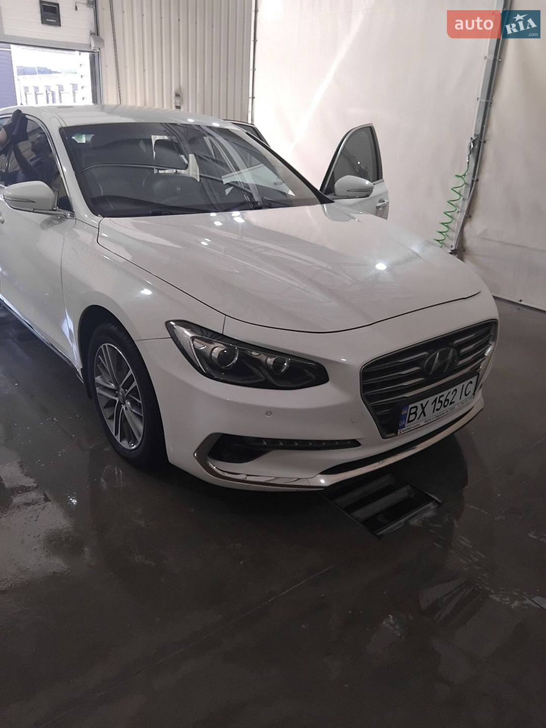 Hyundai Grandeur 2017 VIN KMHF341NBHA026504 фото оголошення 2 з 12