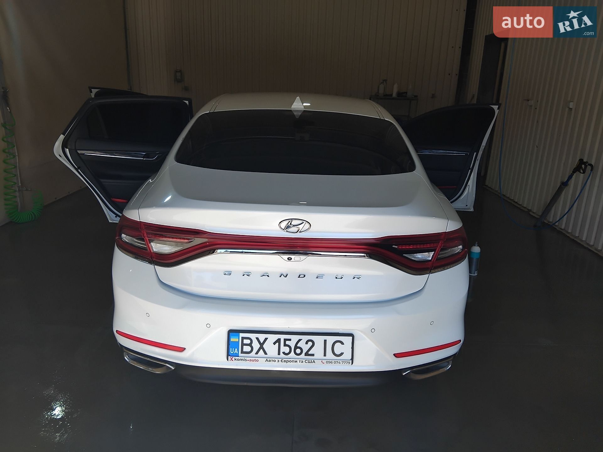 Hyundai Grandeur 2017 VIN KMHF341NBHA026504 фото оголошення 9 з 12