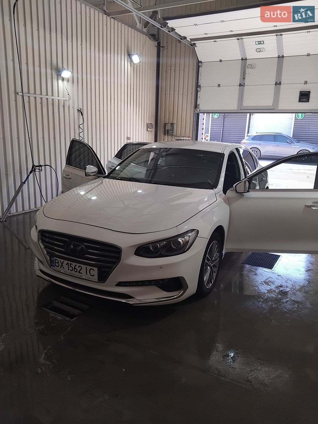 Hyundai Grandeur 2017 VIN KMHF341NBHA026504 фото оголошення 3 з 12