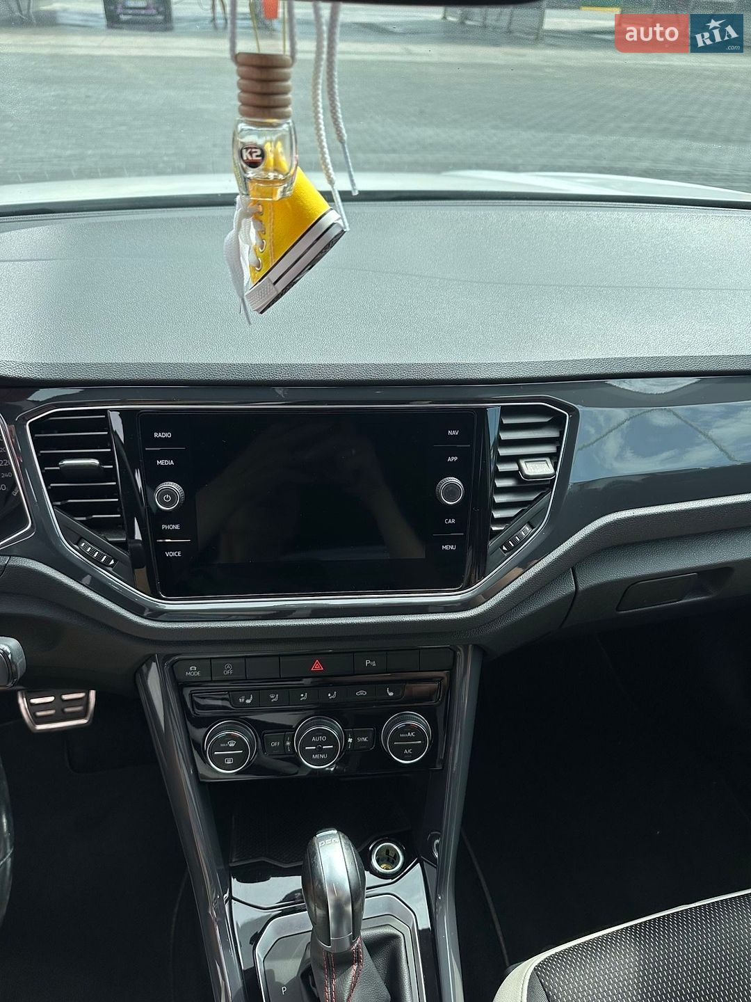 Volkswagen T-Roc 2019 VIN WVGZZZA1ZKV502308 фото оголошення 2 з 12