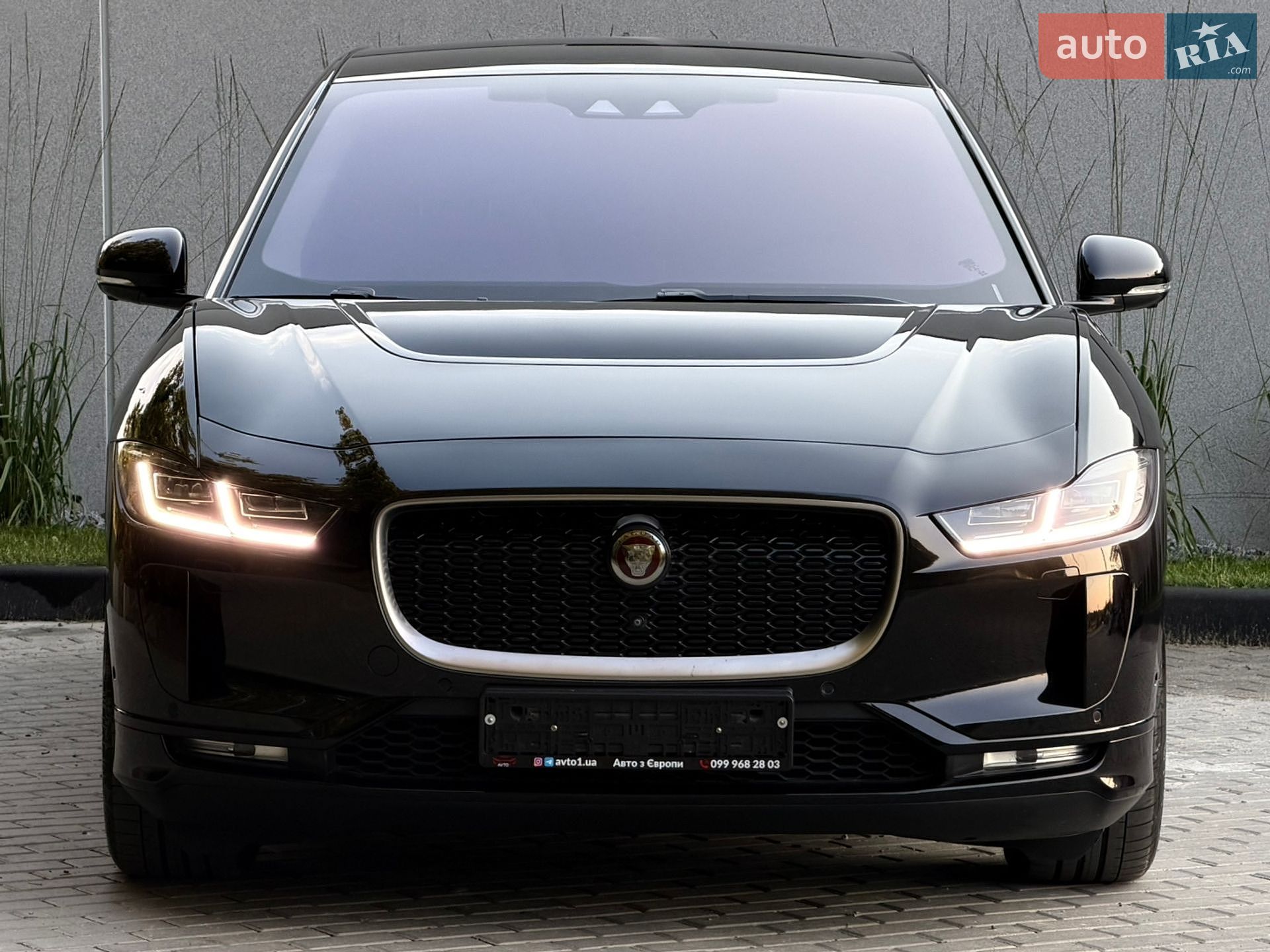 Jaguar I-Pace 2018 VIN SADHA2B15K1F63423 фото оголошення 4 з 103