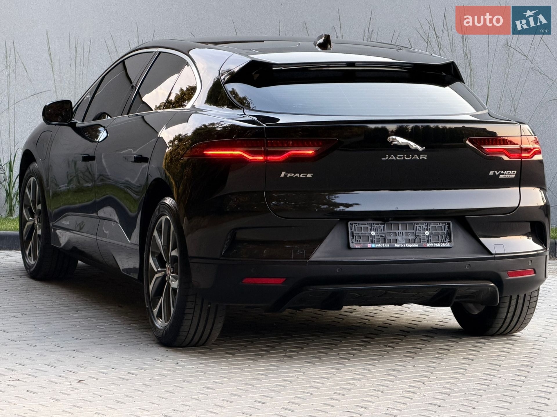 Jaguar I-Pace 2018 VIN SADHA2B15K1F63423 фото оголошення 8 з 103