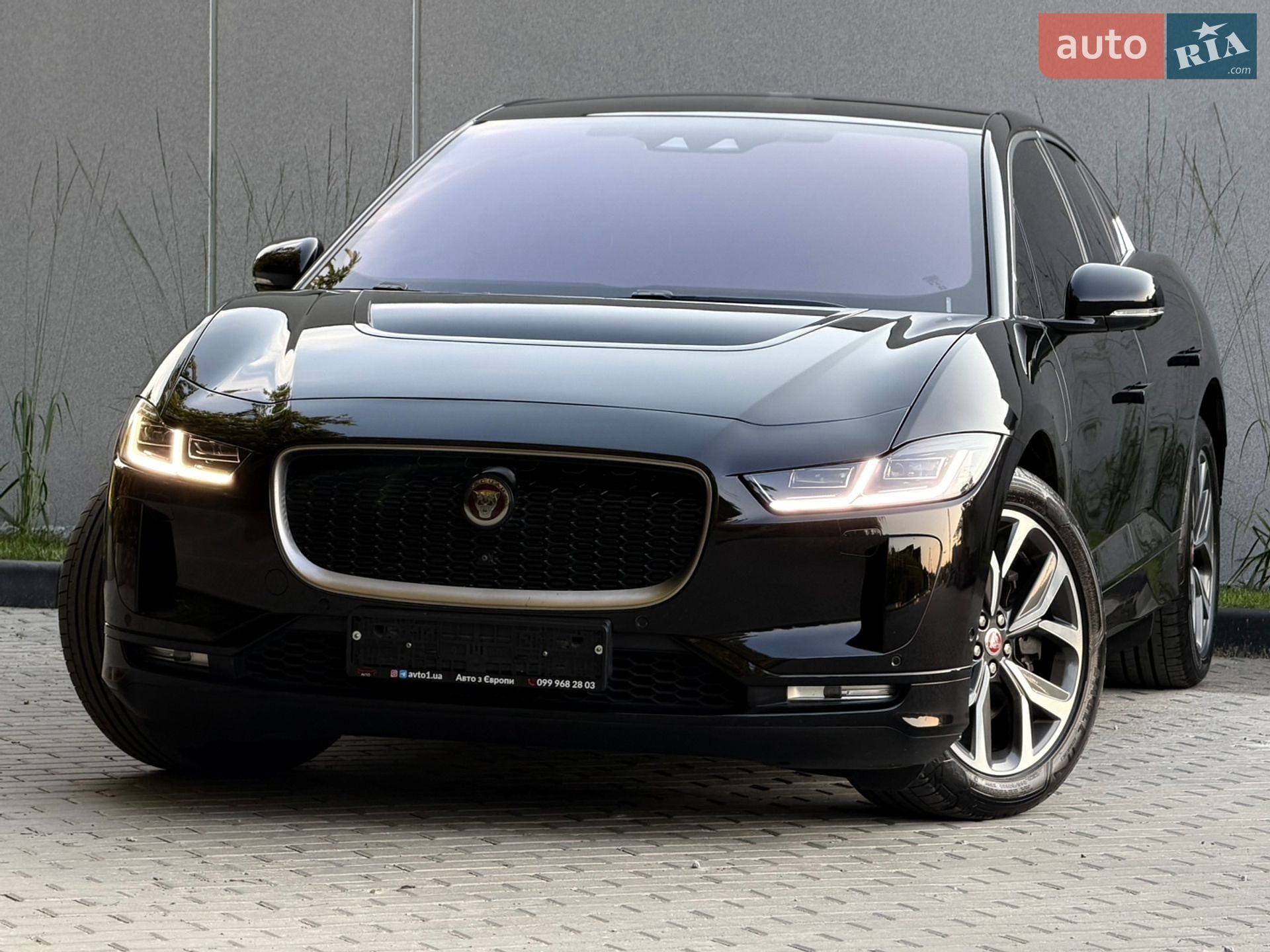 Jaguar I-Pace 2018 VIN SADHA2B15K1F63423 фото оголошення 10 з 103