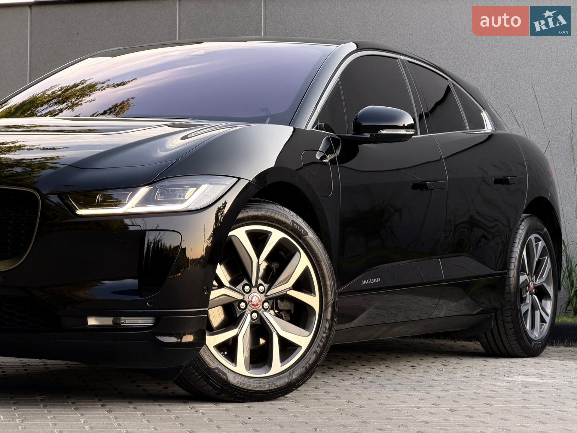 Jaguar I-Pace 2018 VIN SADHA2B15K1F63423 фото оголошення 14 з 103