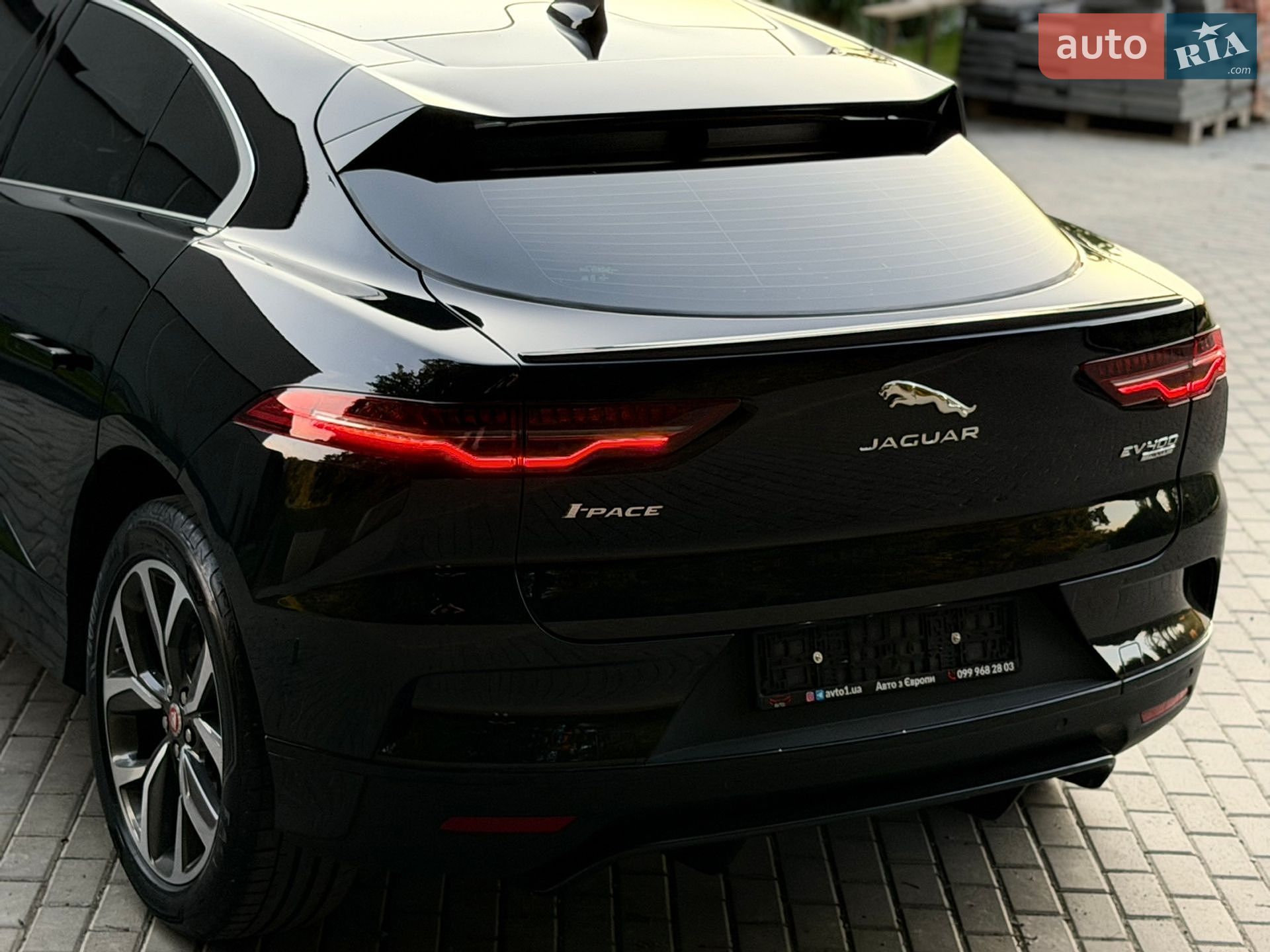 Jaguar I-Pace 2018 VIN SADHA2B15K1F63423 фото оголошення 28 з 103